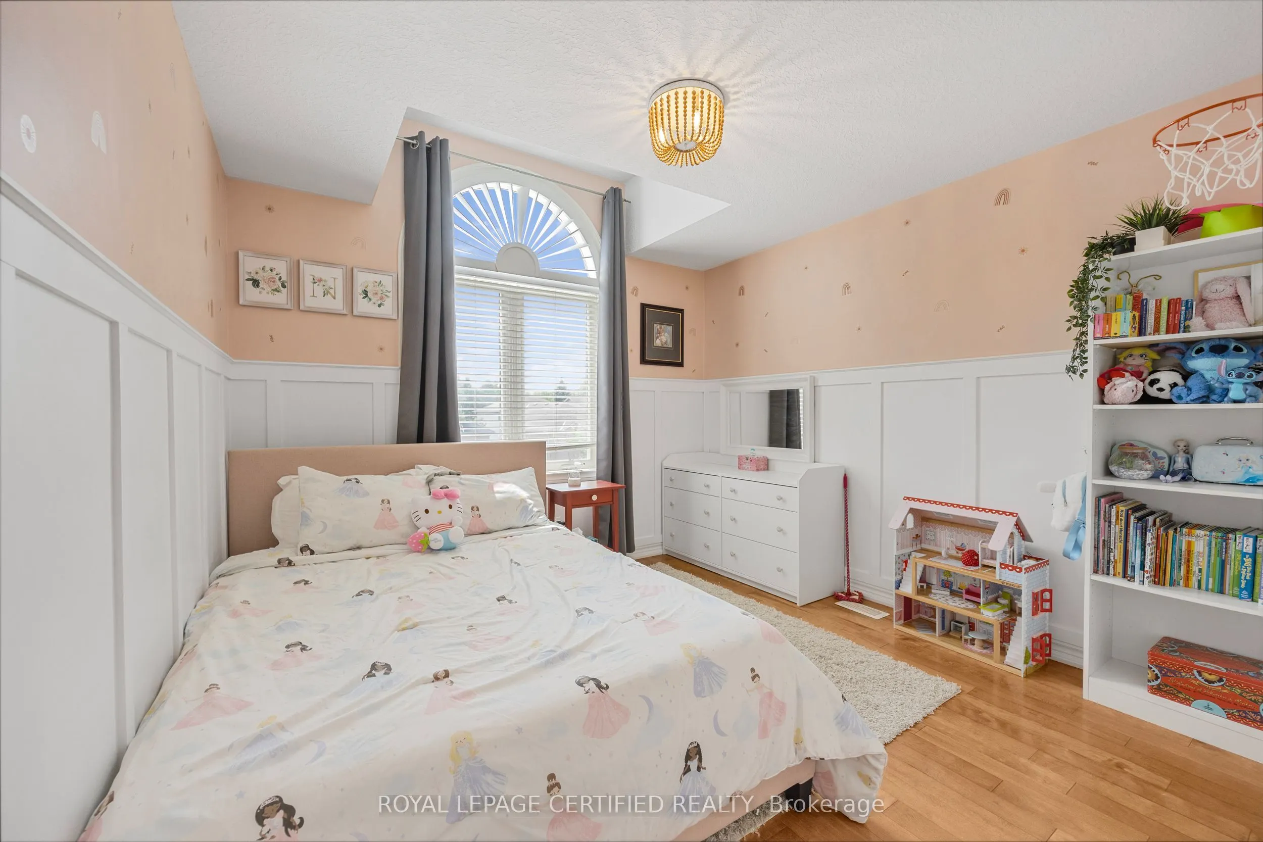 84 Colbourne Crescent