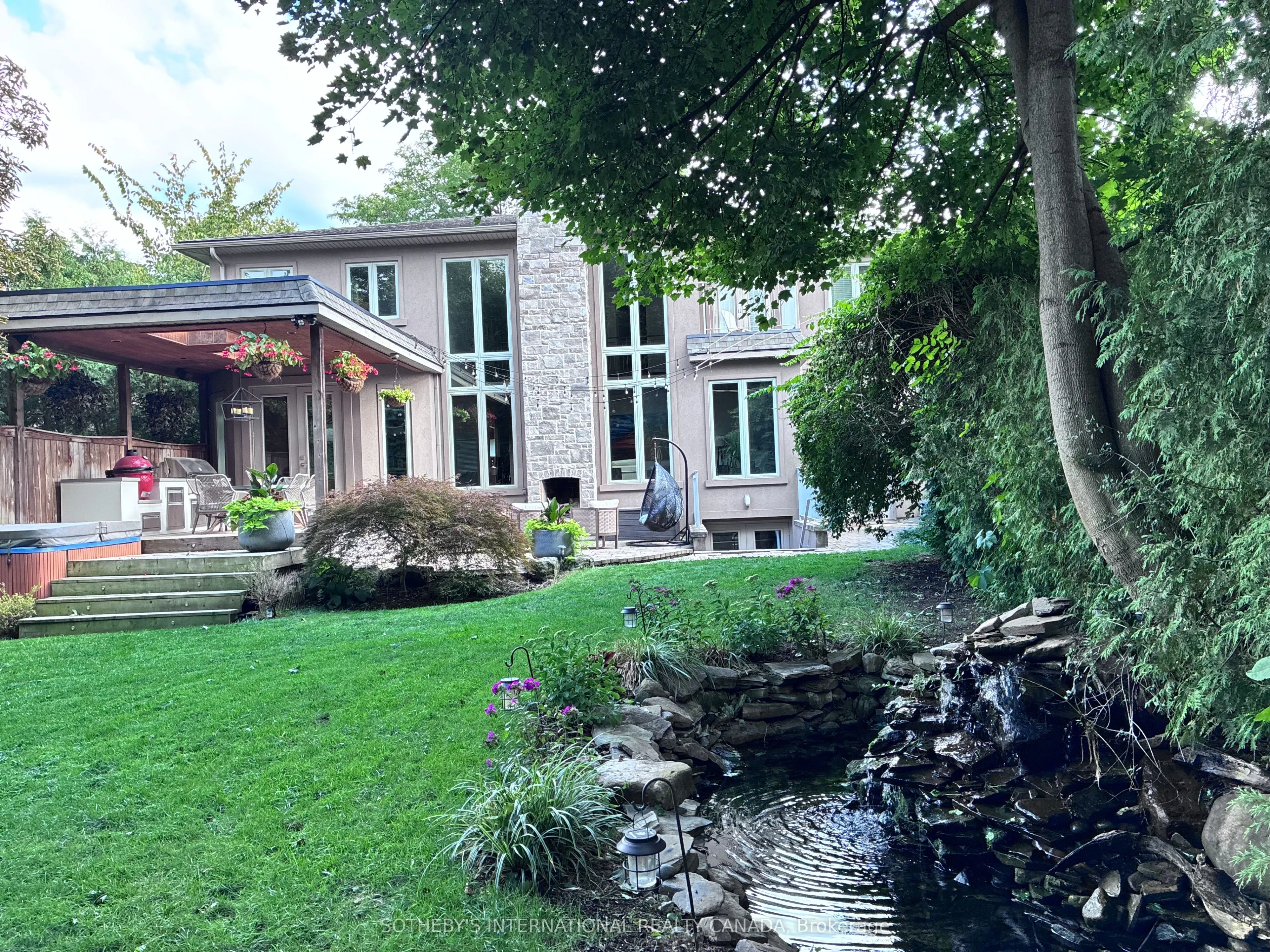 44 Meadowcrest Road