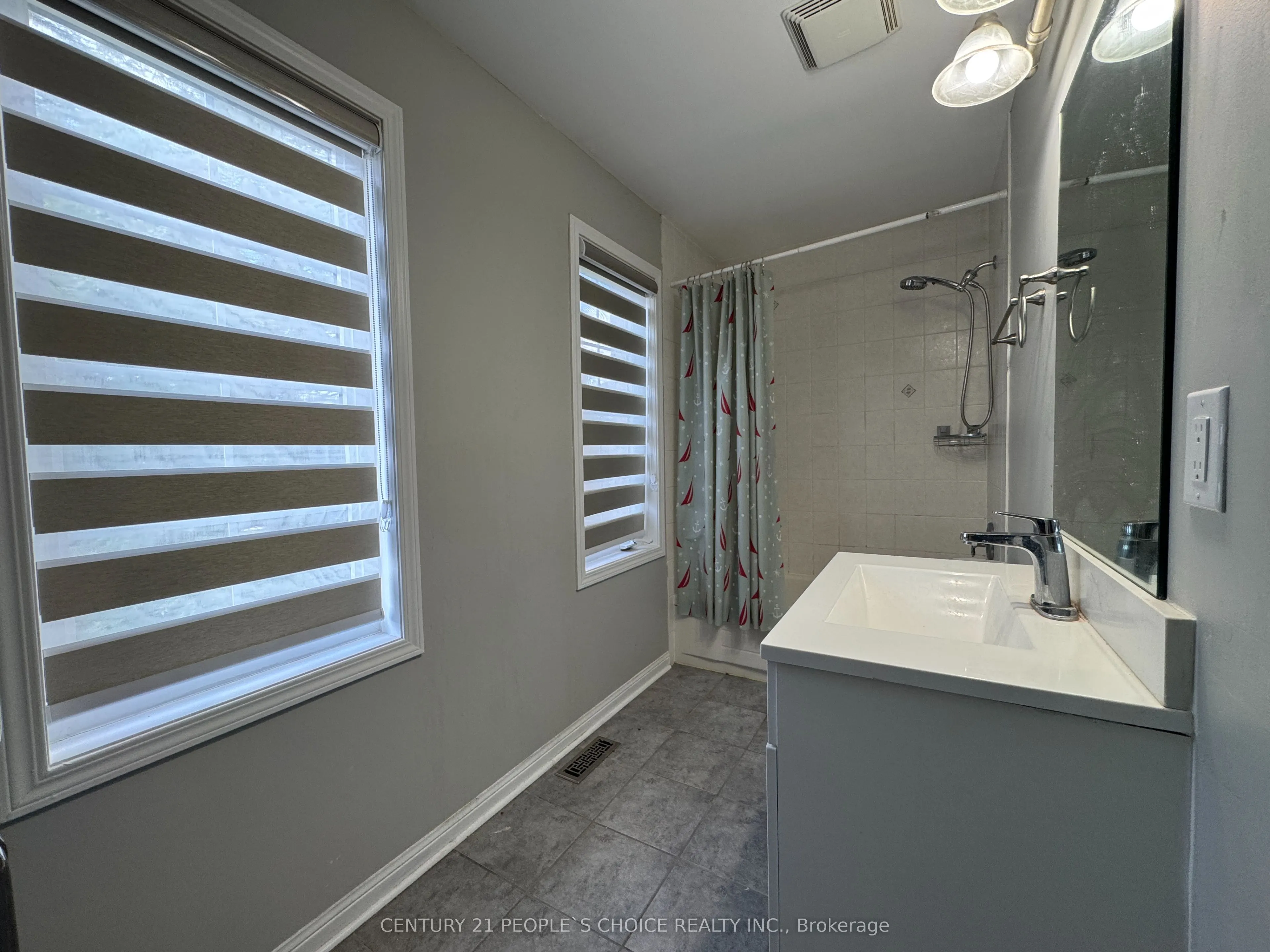 657 Thompson Road S