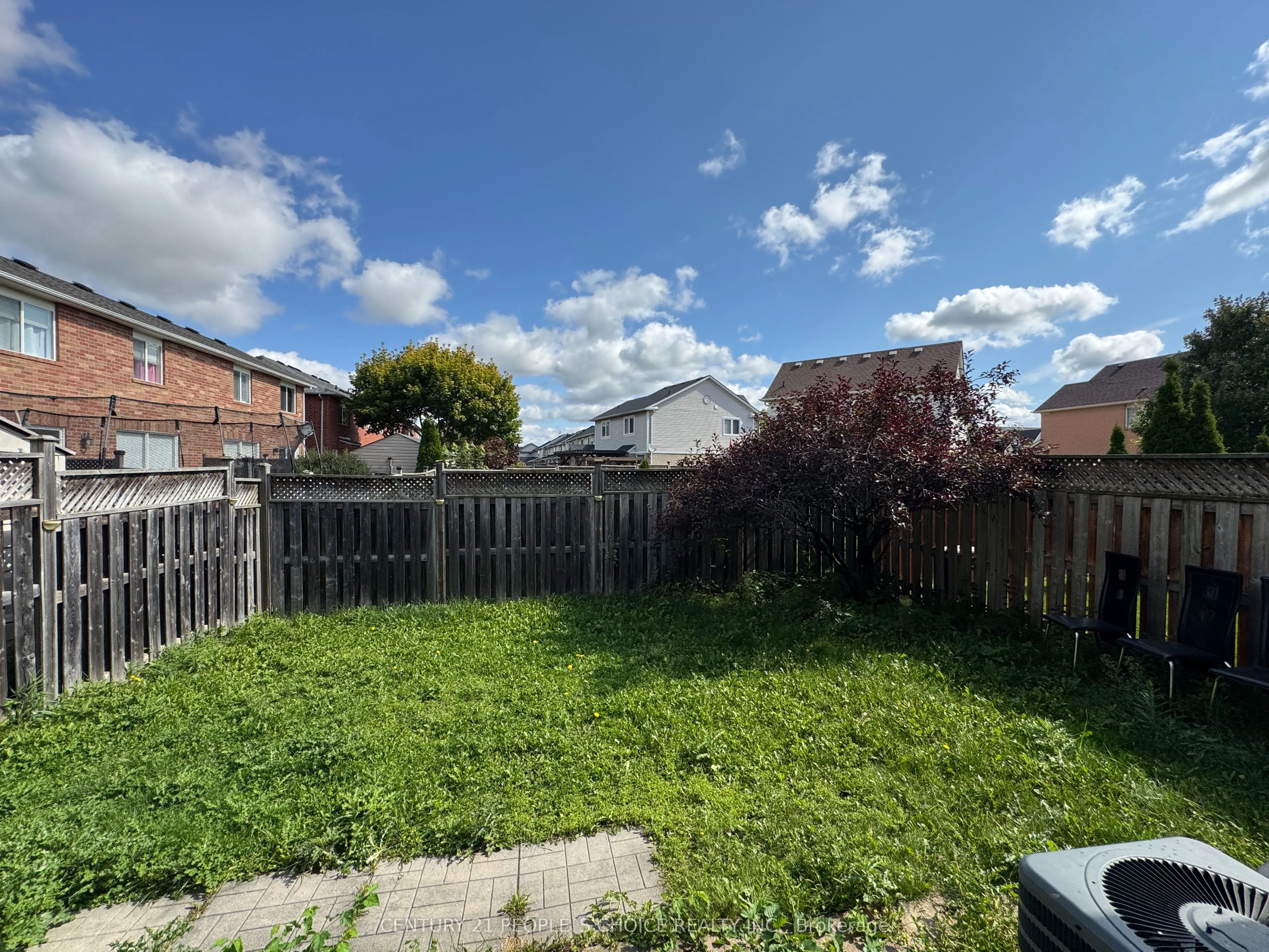657 Thompson Road S
