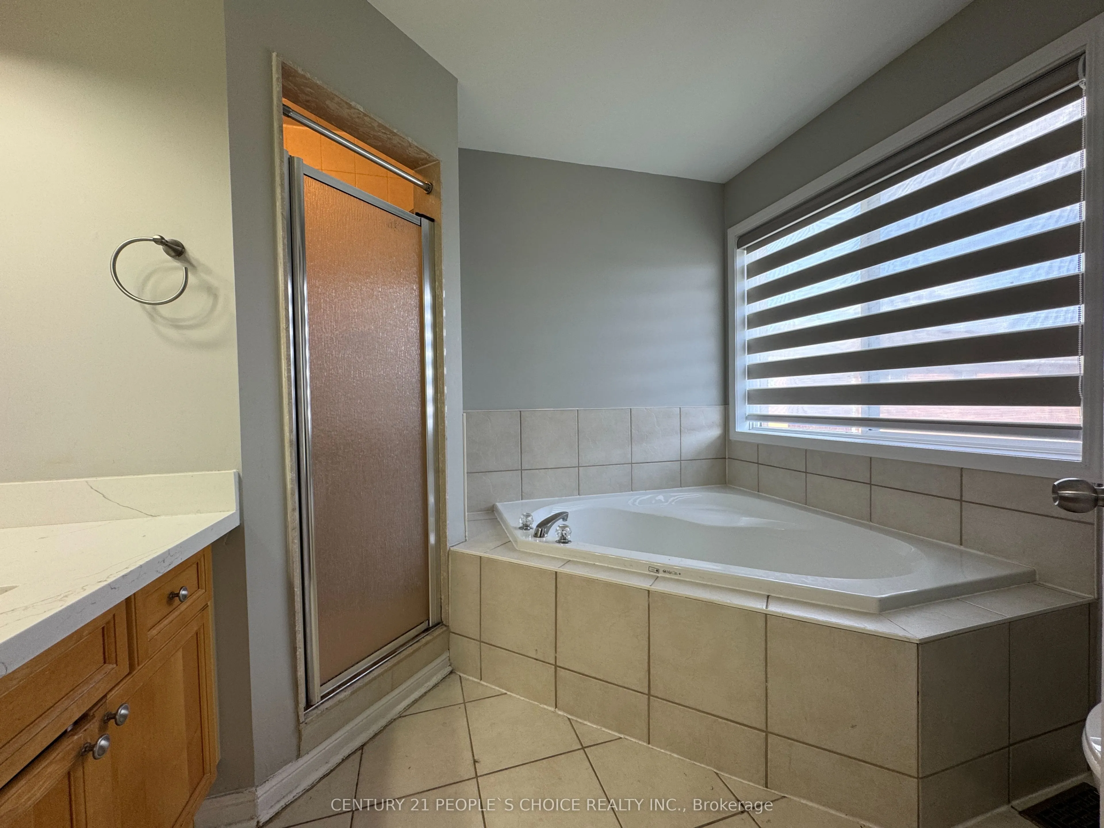 657 Thompson Road S