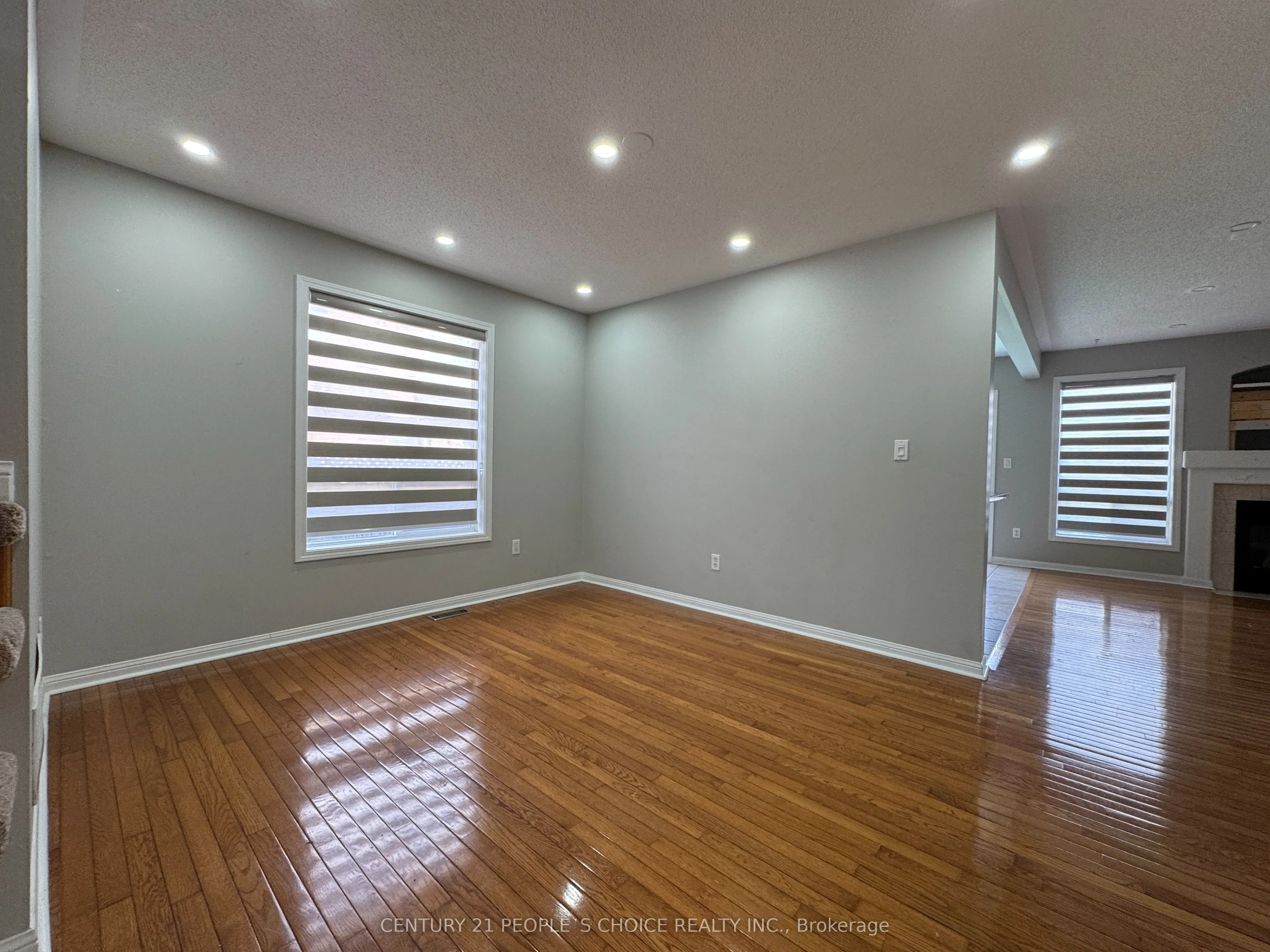 657 Thompson Road S