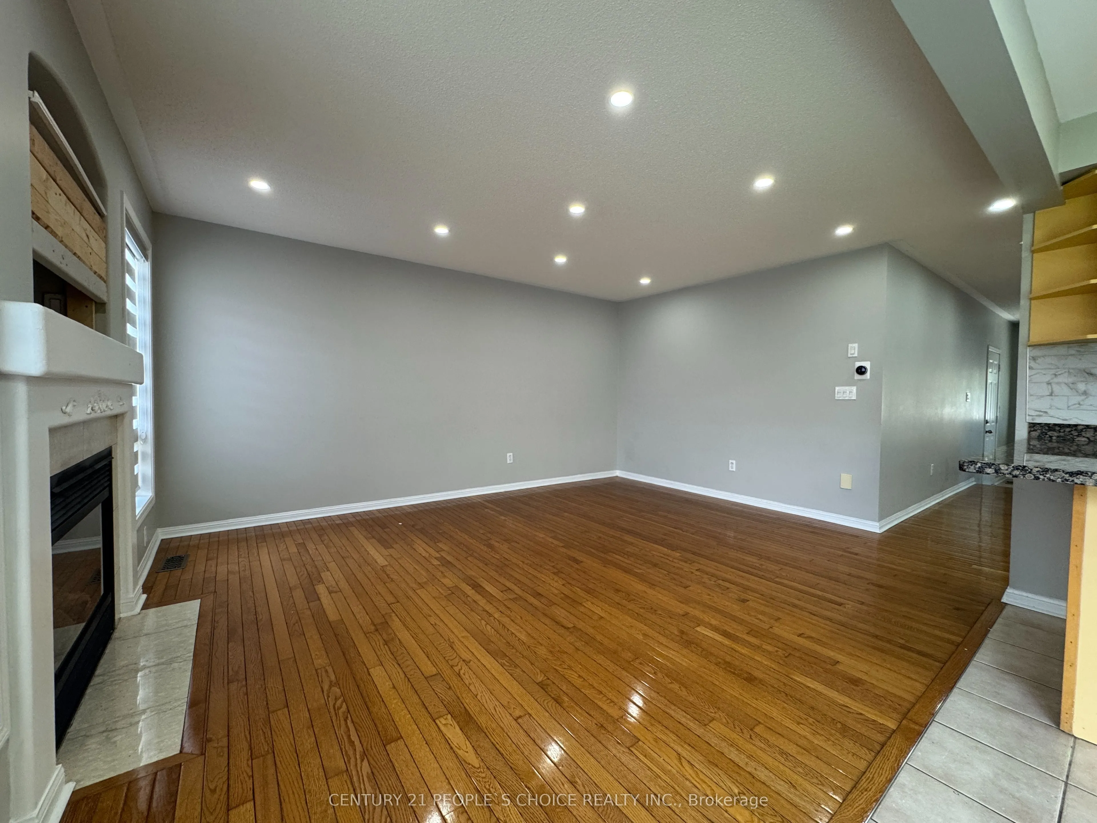 657 Thompson Road S
