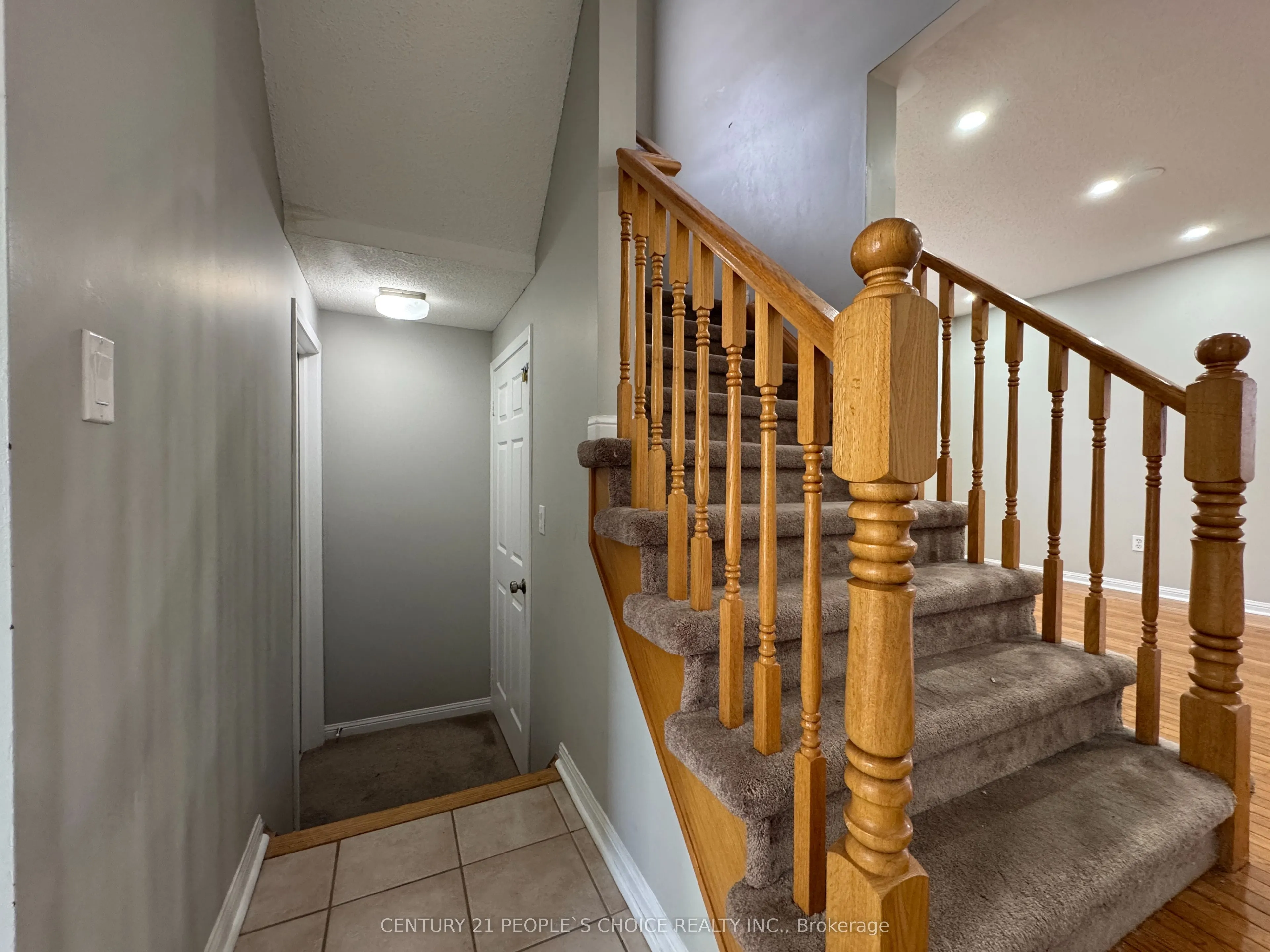657 Thompson Road S
