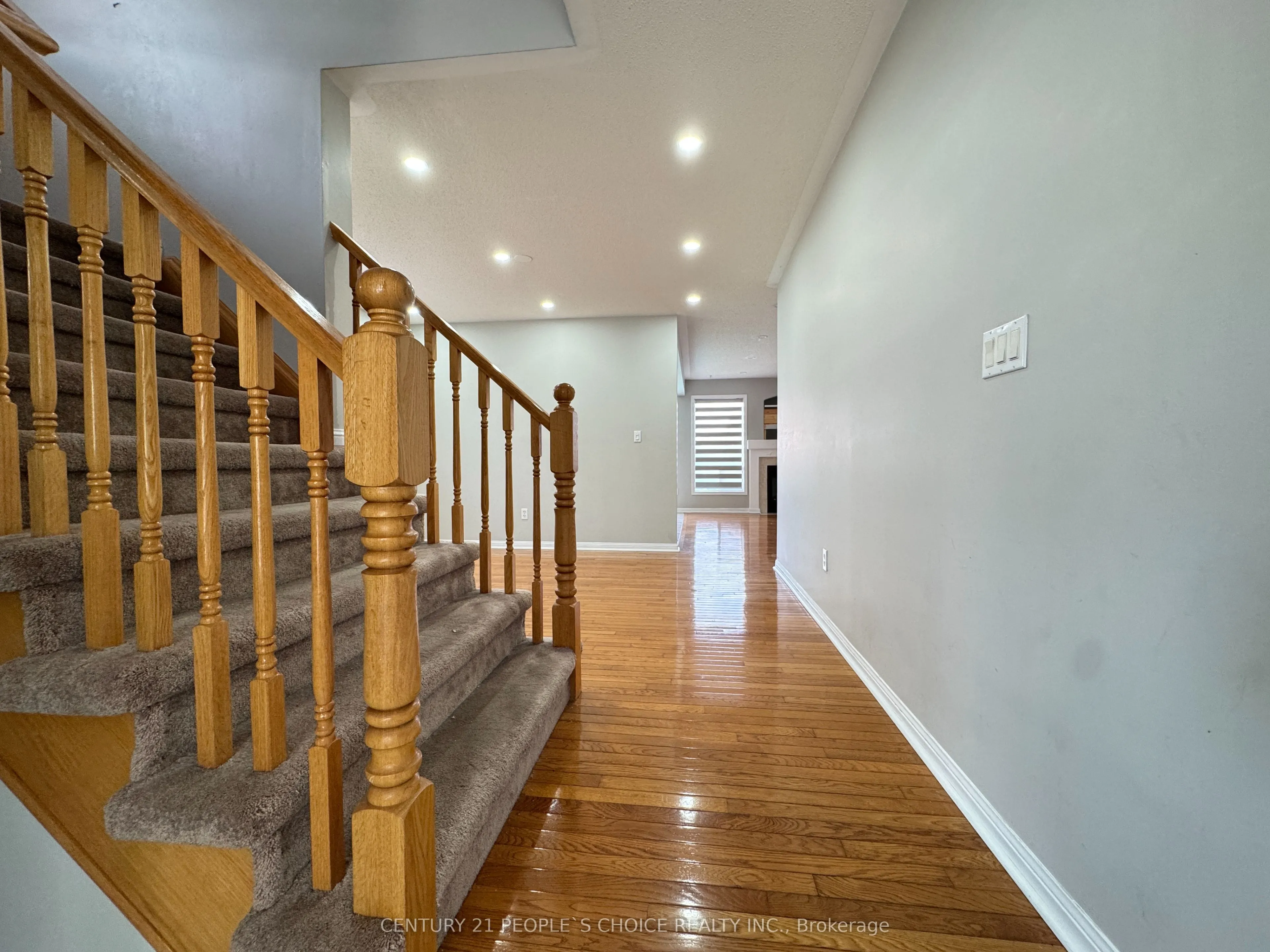 657 Thompson Road S