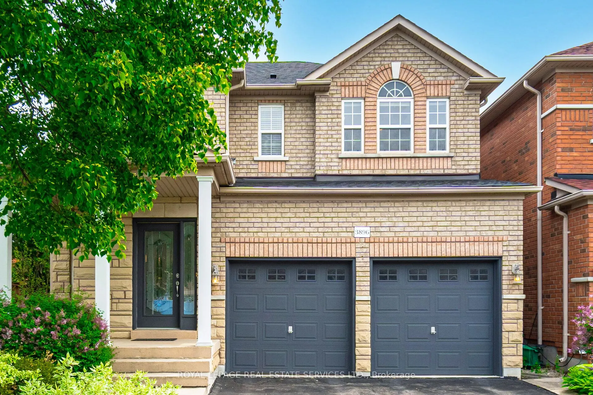 3896 Bloomington Crescent