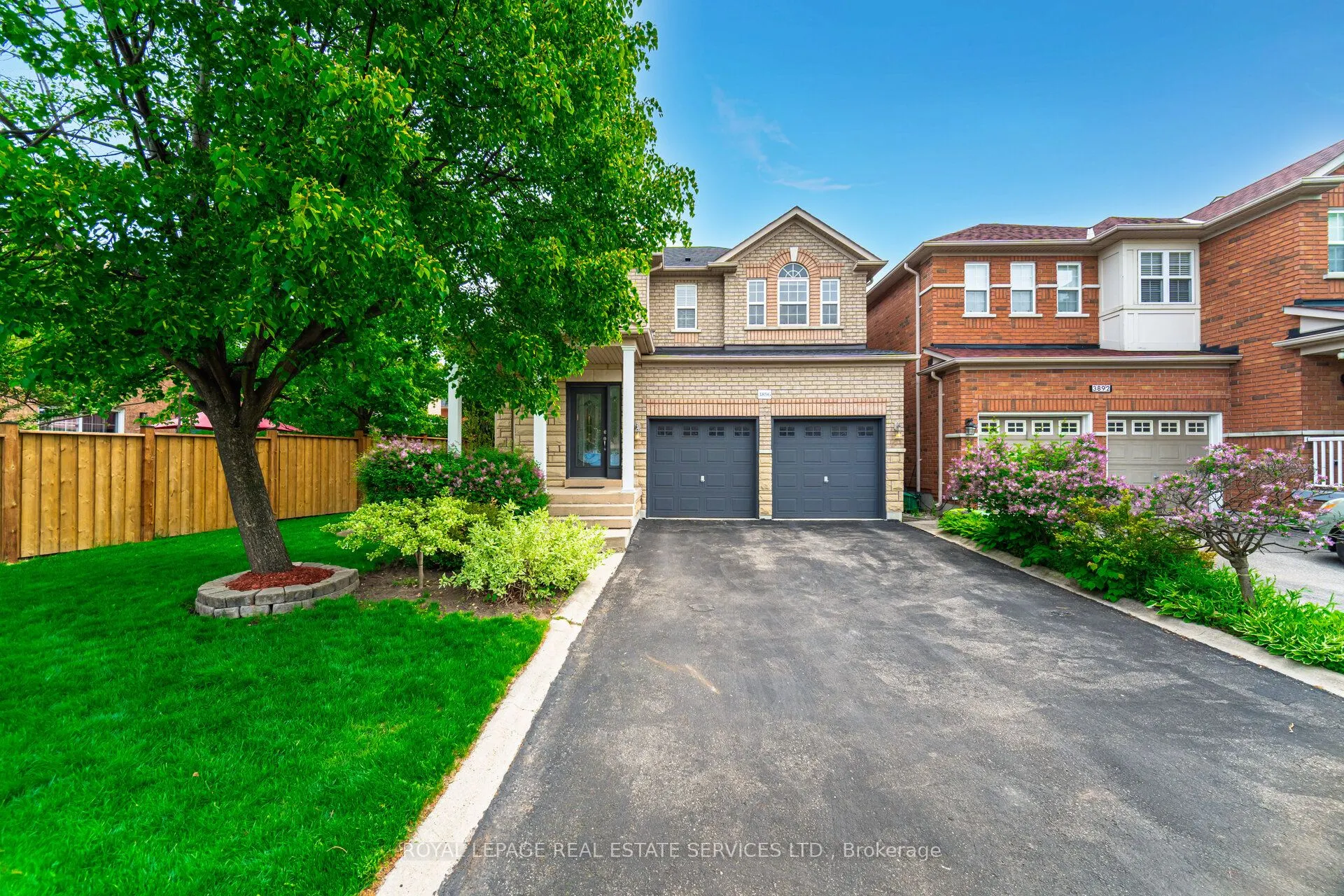 3896 Bloomington Crescent