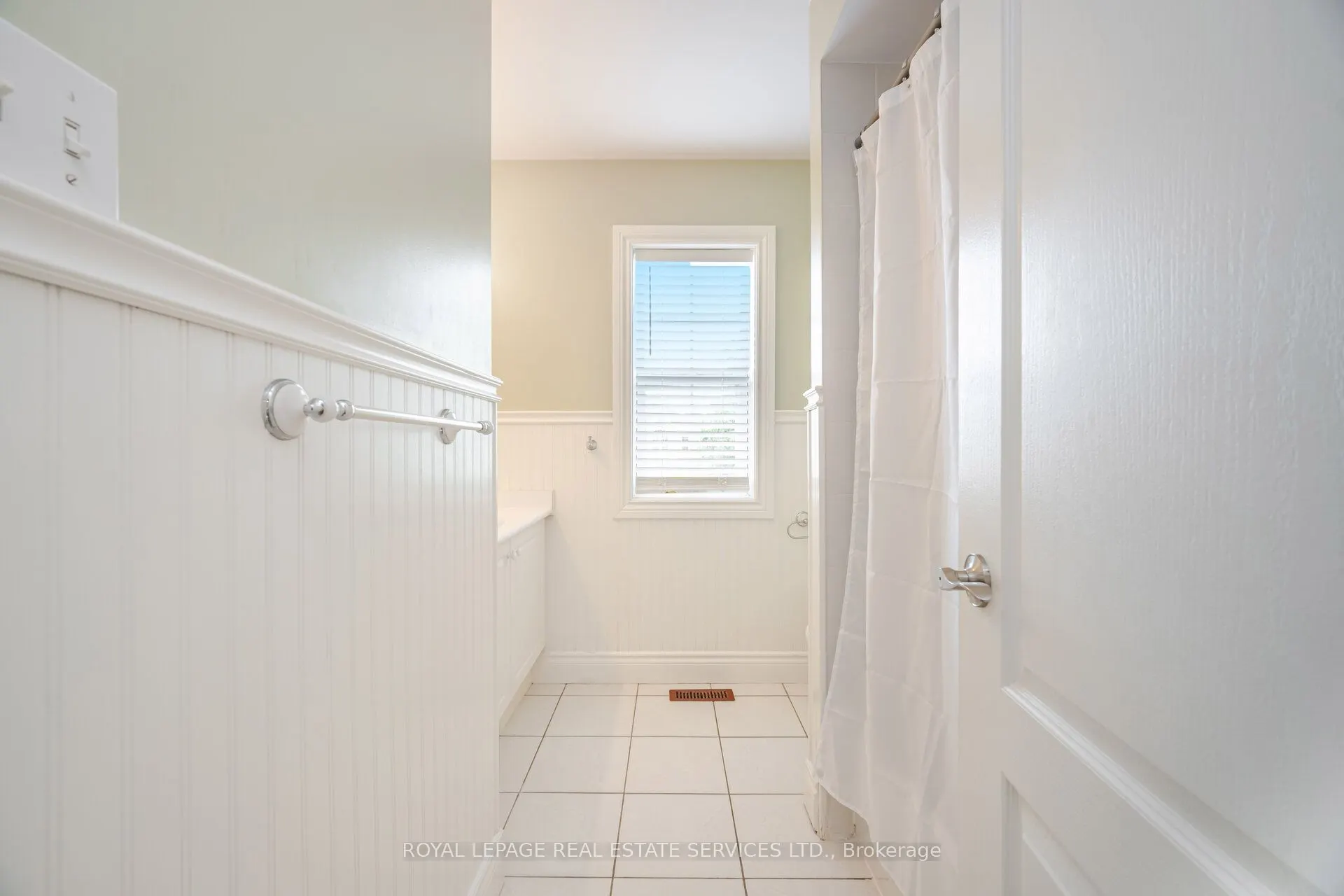 3896 Bloomington Crescent