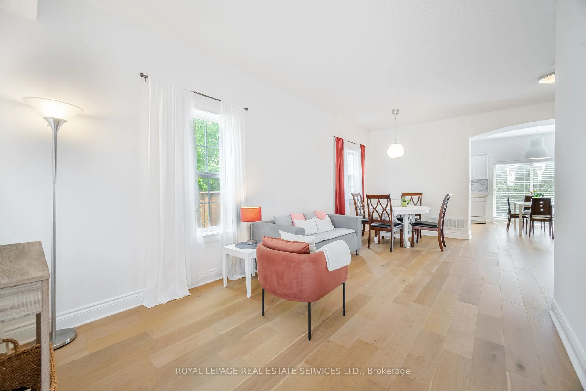 3896 Bloomington Crescent