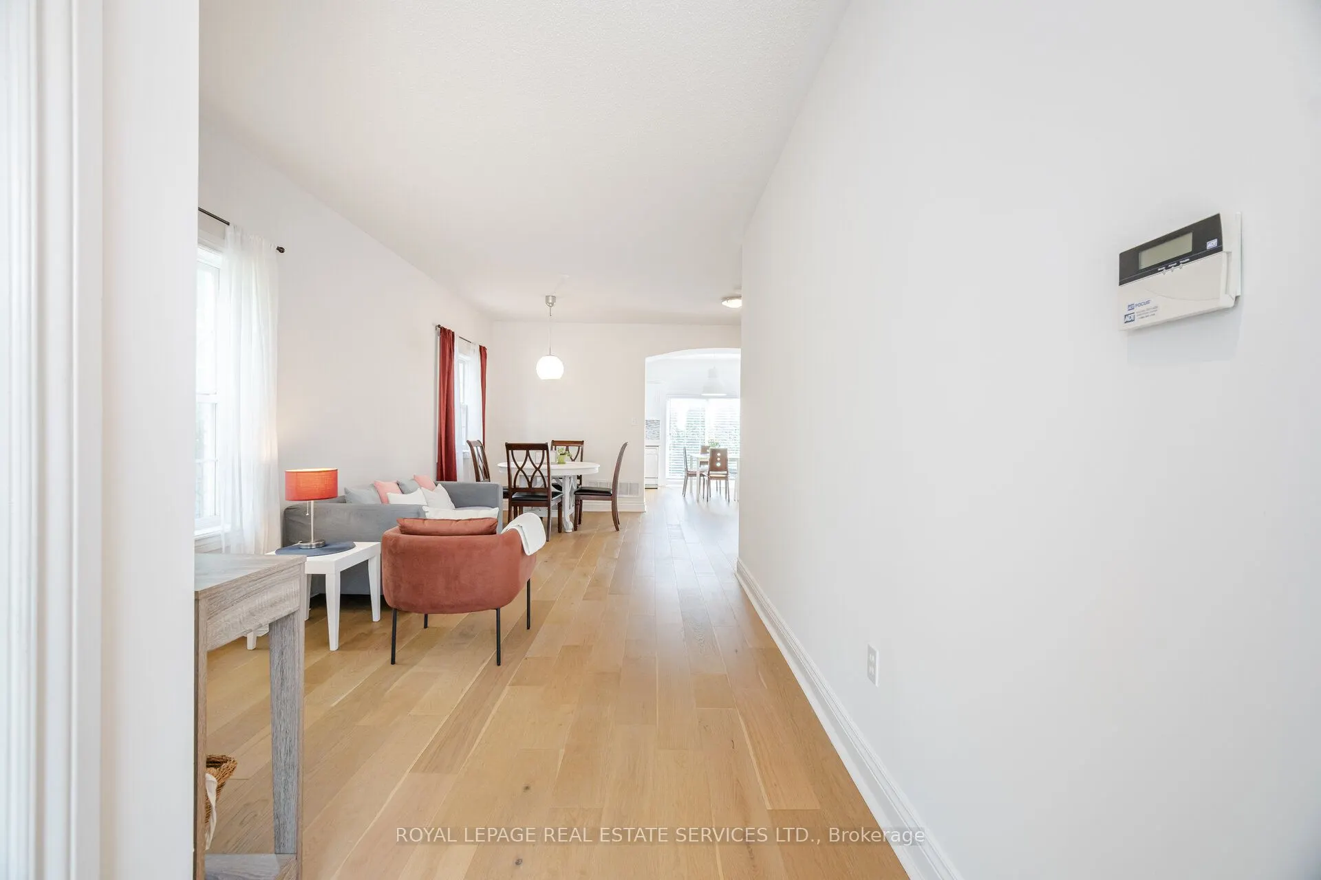 3896 Bloomington Crescent