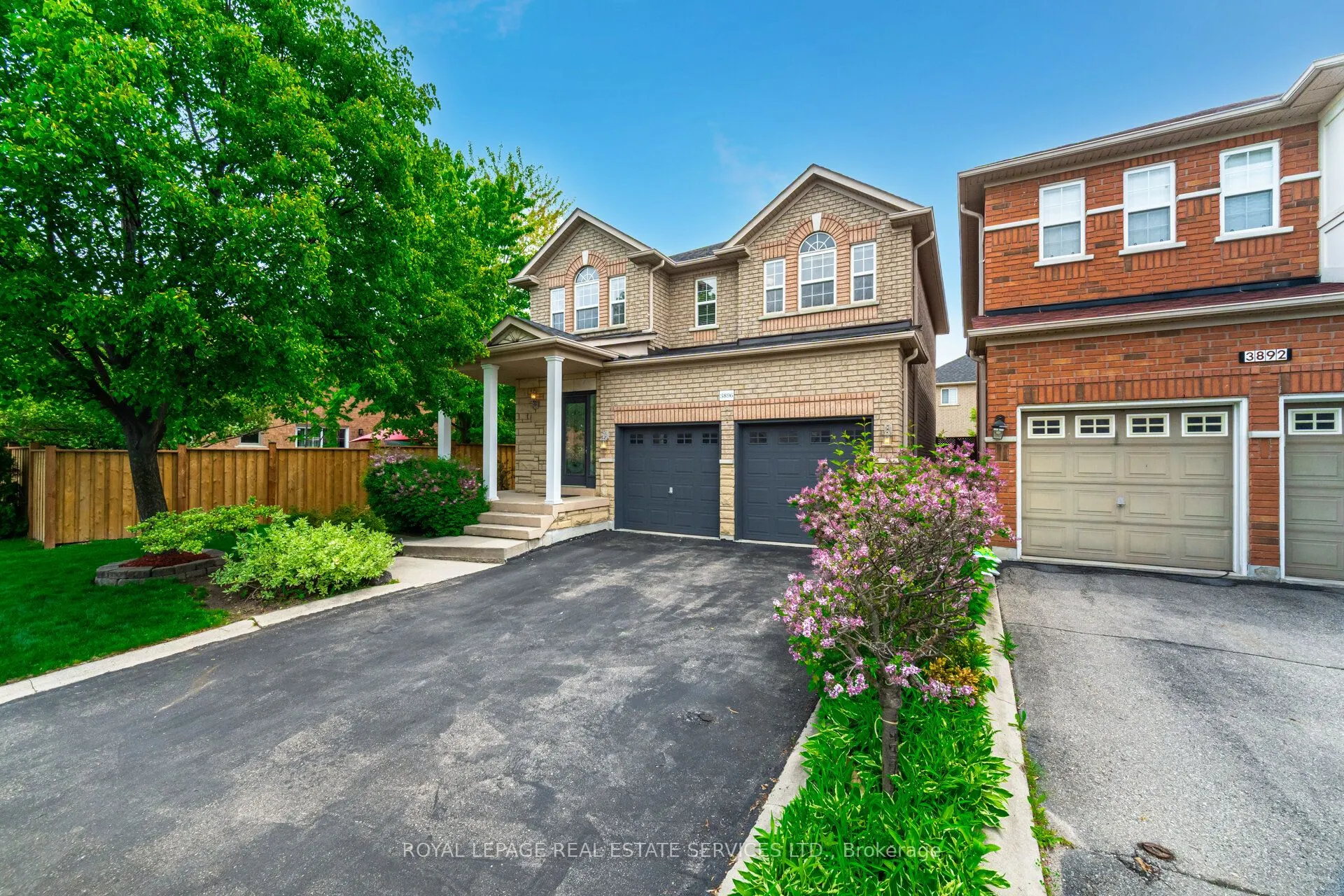 3896 Bloomington Crescent