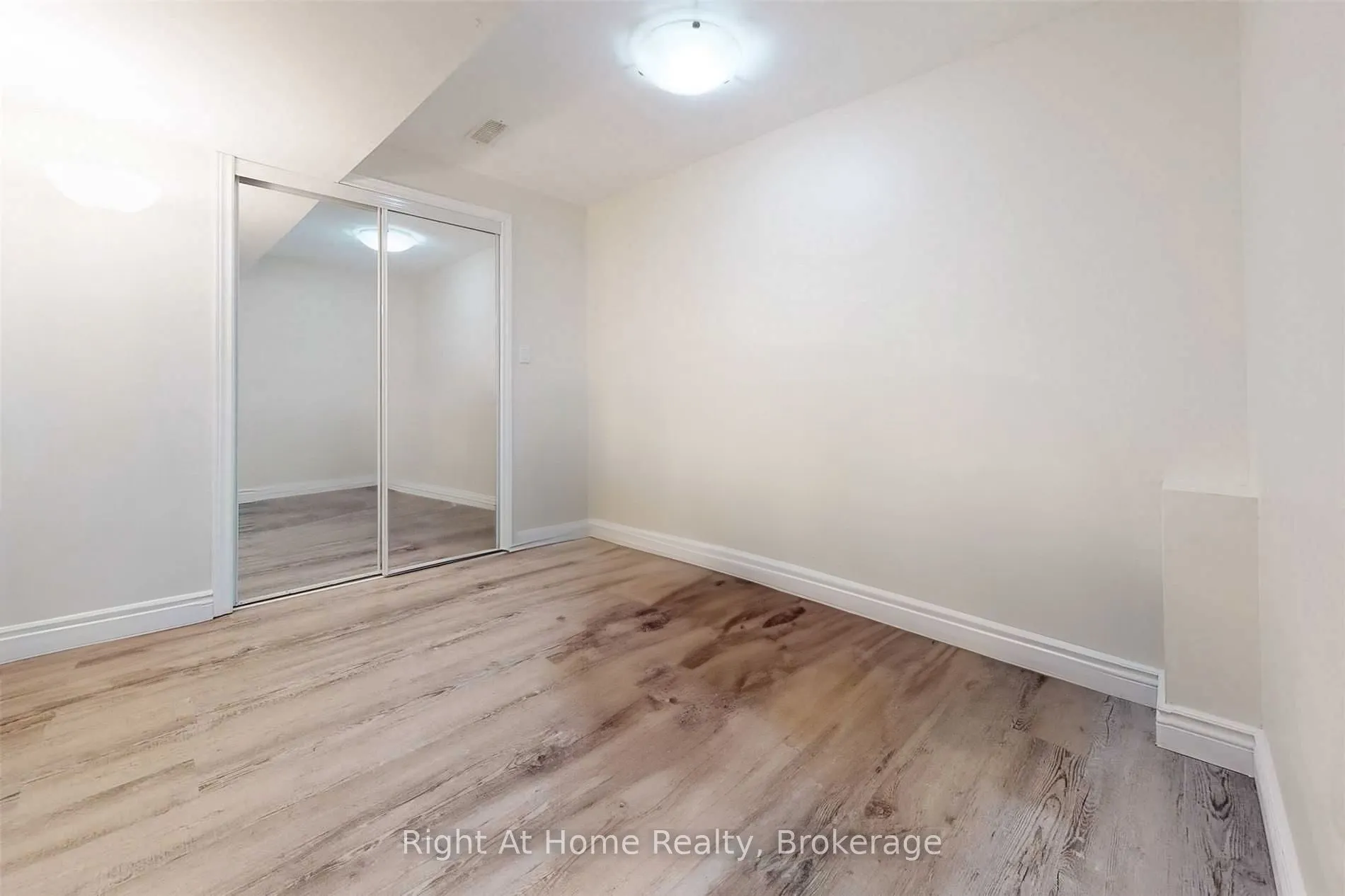 126 Duncan Lane, #Lower