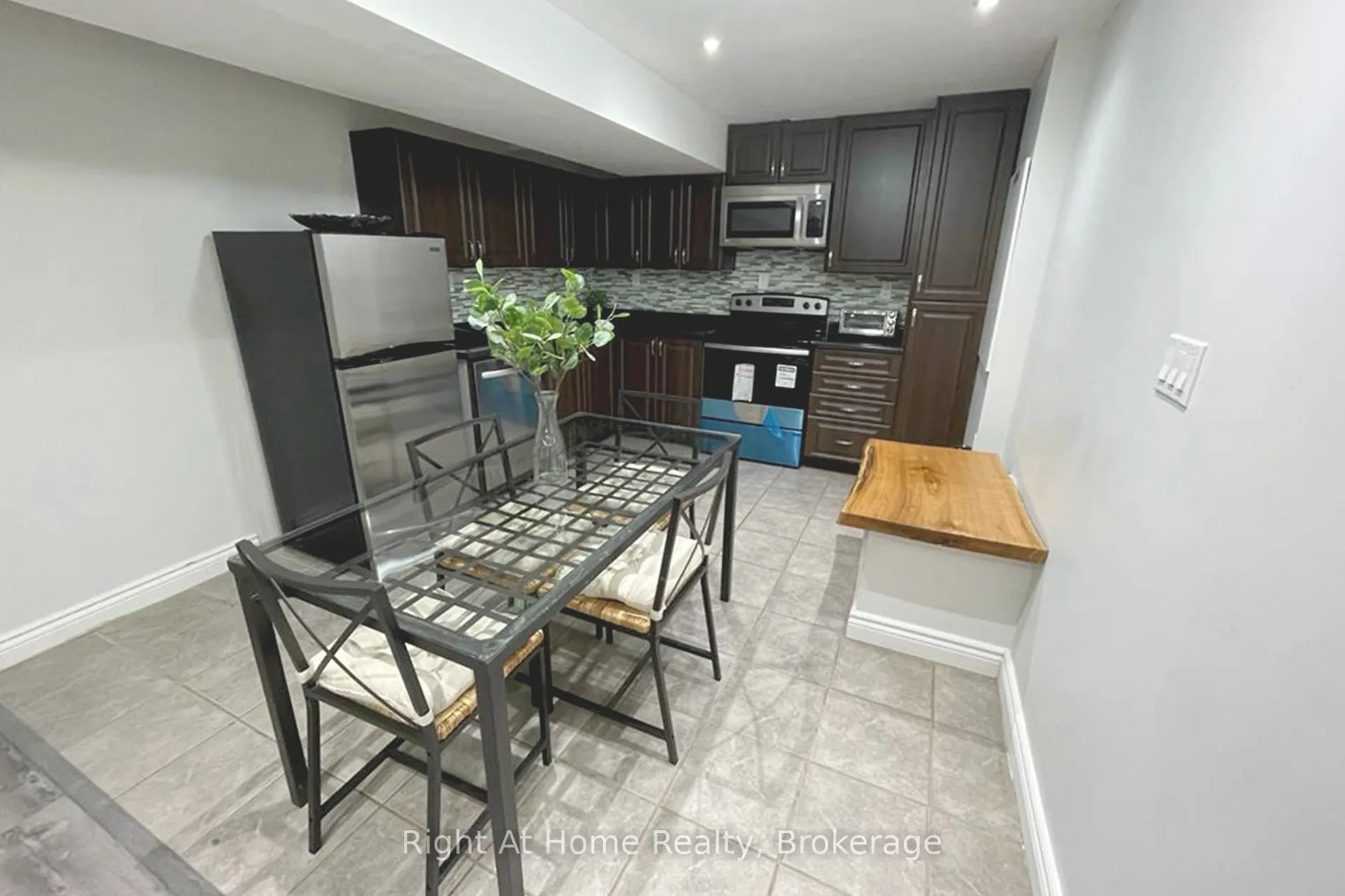 126 Duncan Lane, #Lower