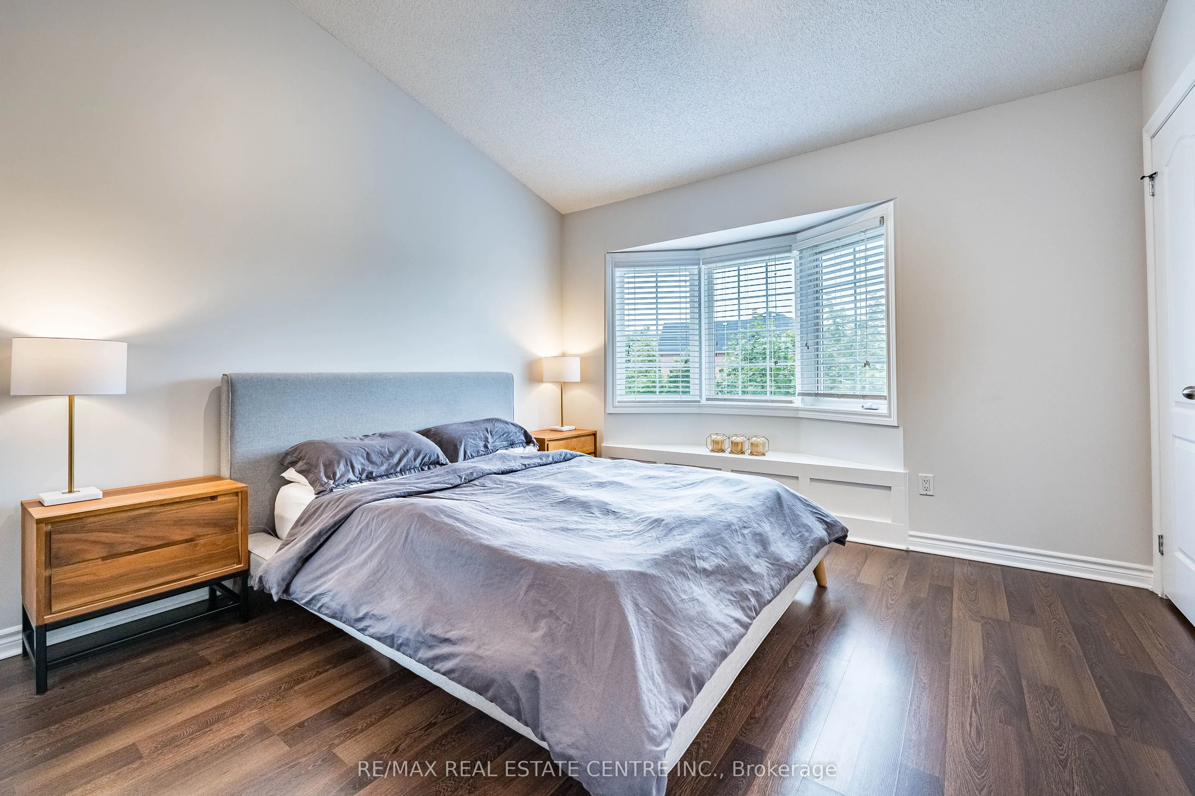 5080 Fairview Street, #42