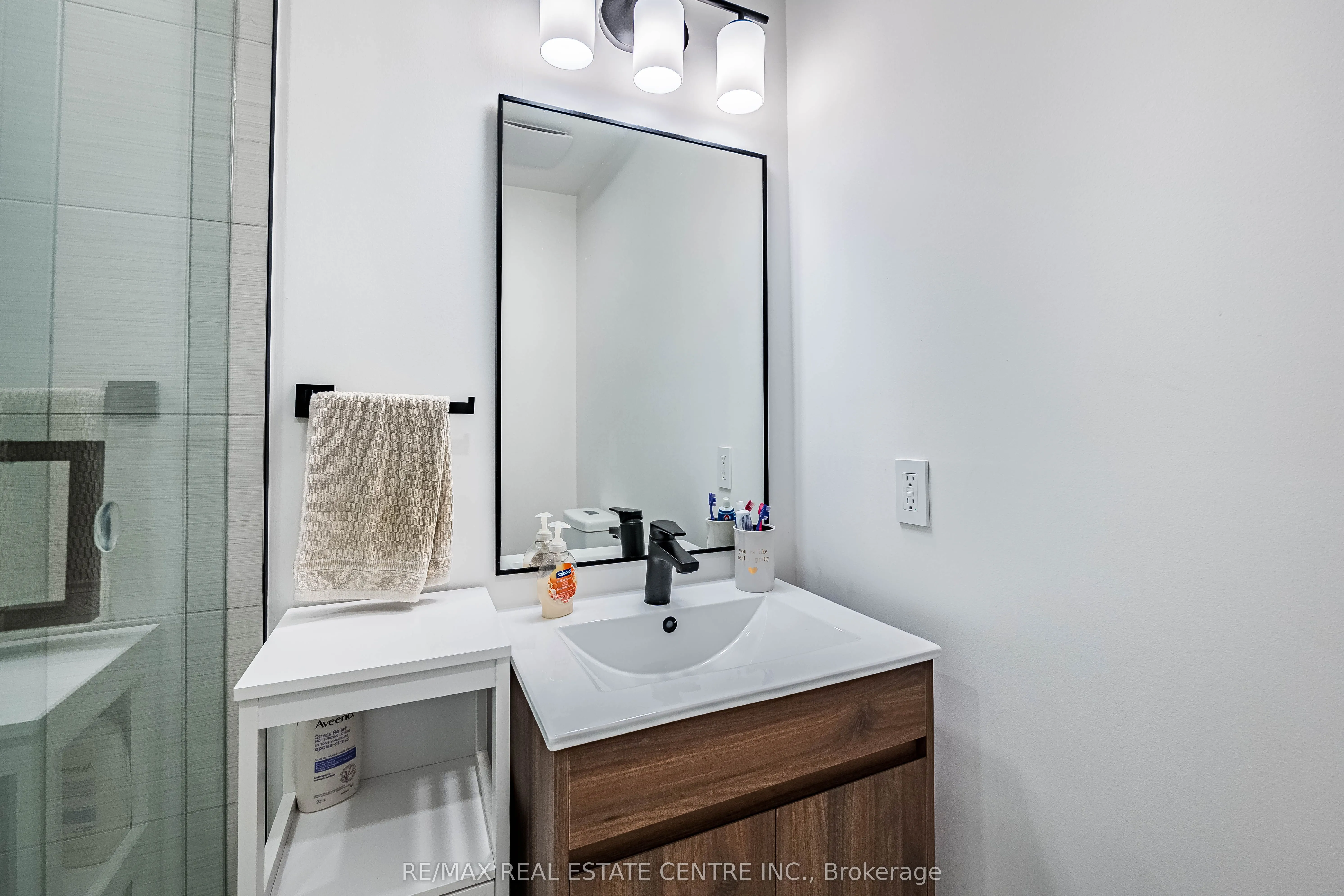 5080 Fairview Street, #42