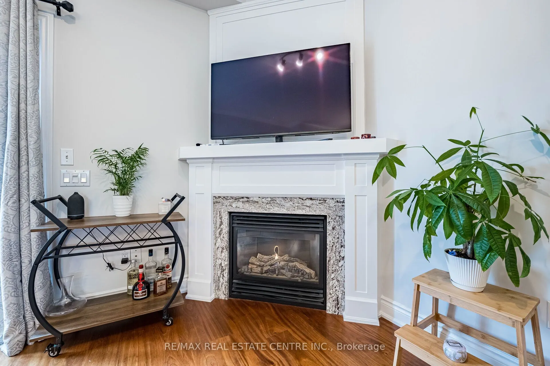 5080 Fairview Street, #42