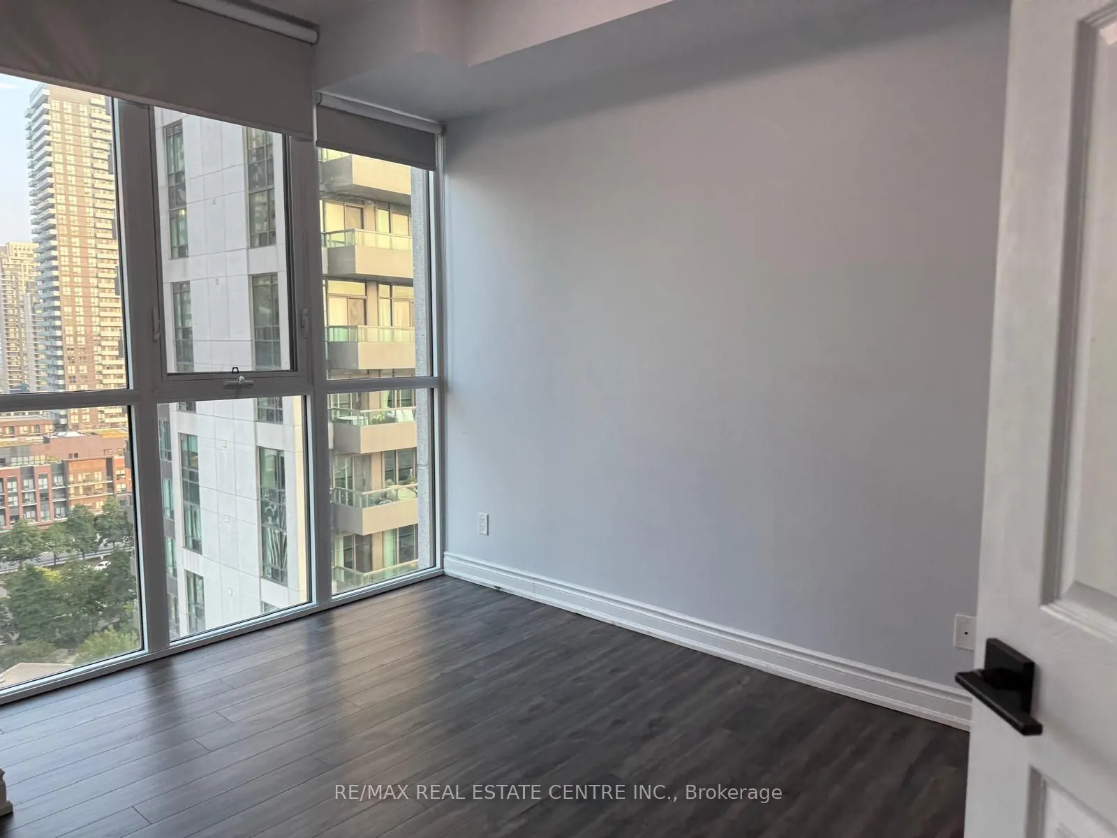 339 Rathburn Road W, #1905