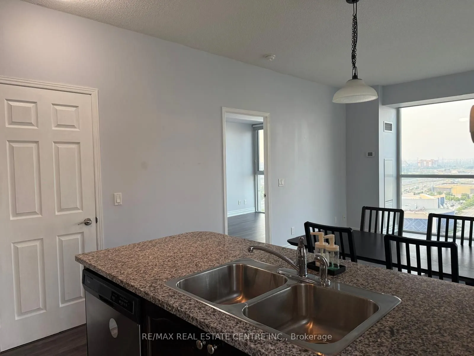 339 Rathburn Road W, #1905