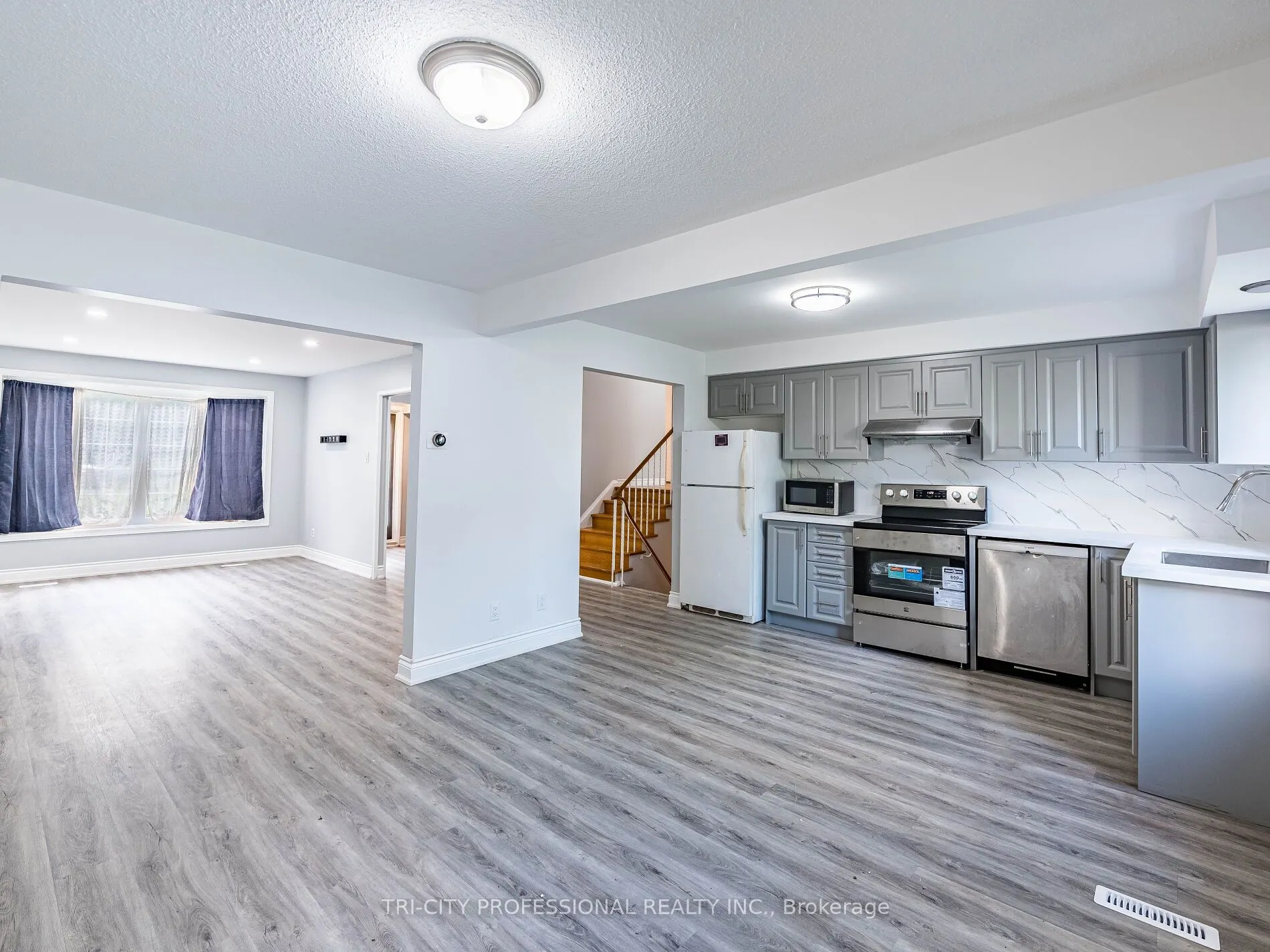 172 Mountainview Road S
