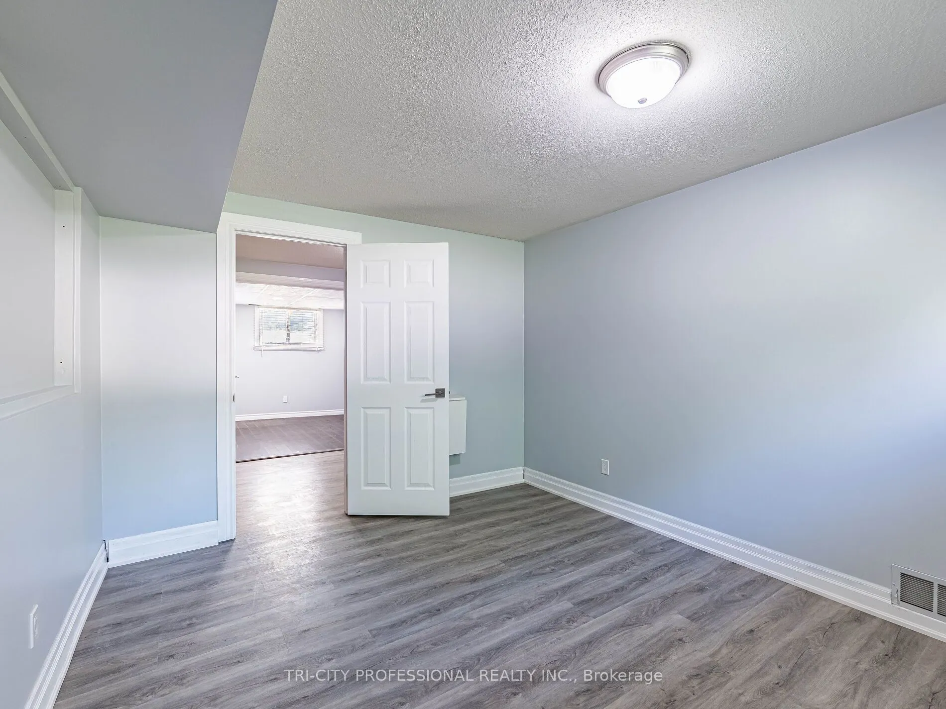 172 Mountainview Road S