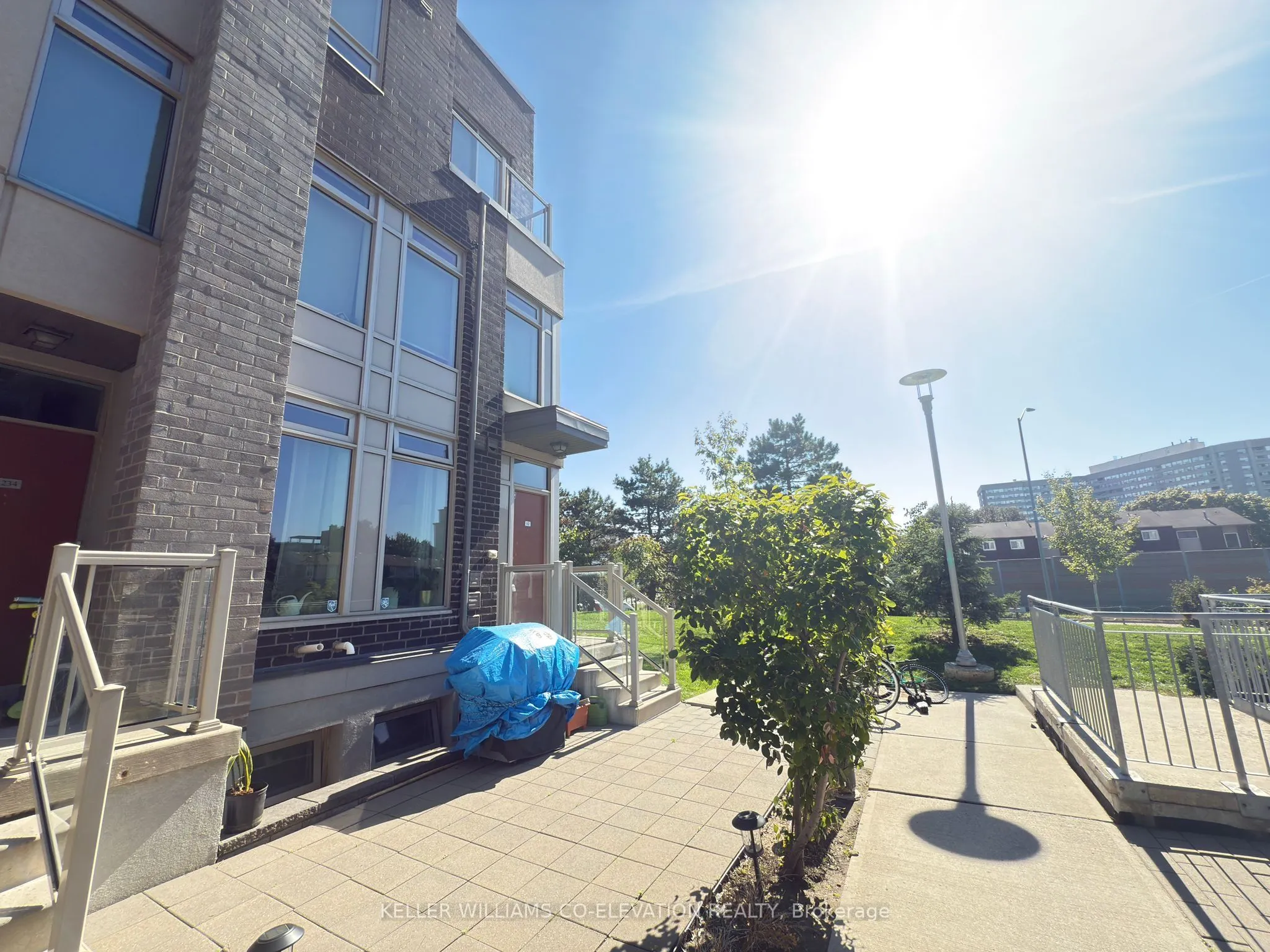 11 Applewood Lane, #112