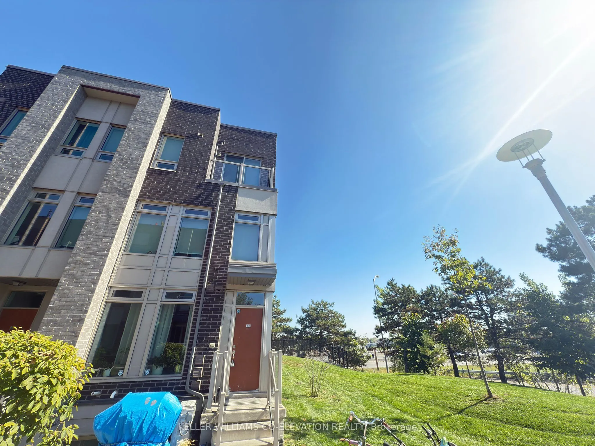 11 Applewood Lane, #112