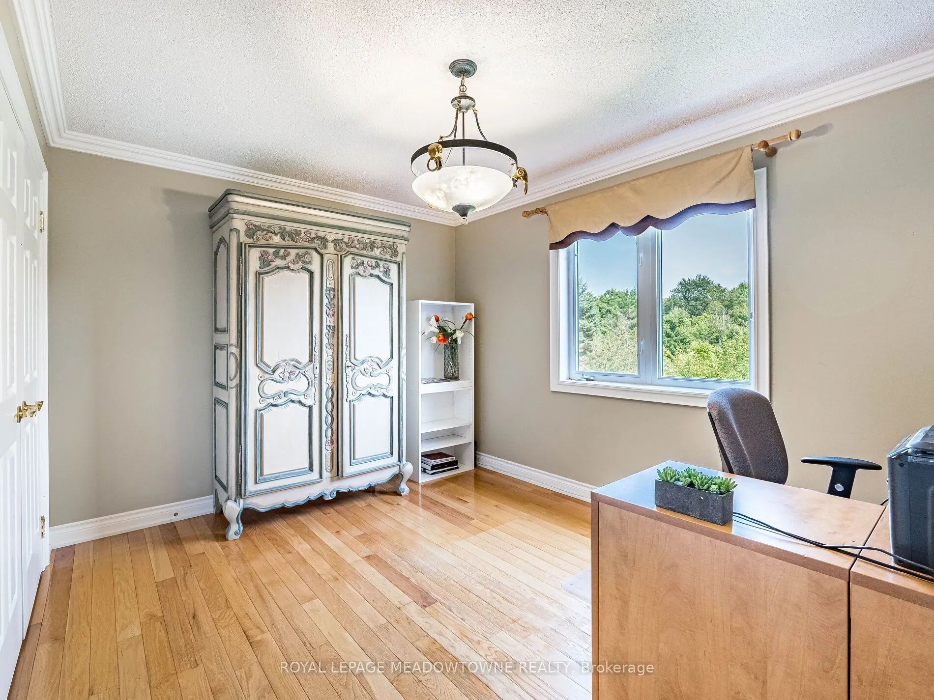 8 Deer Run Crescent