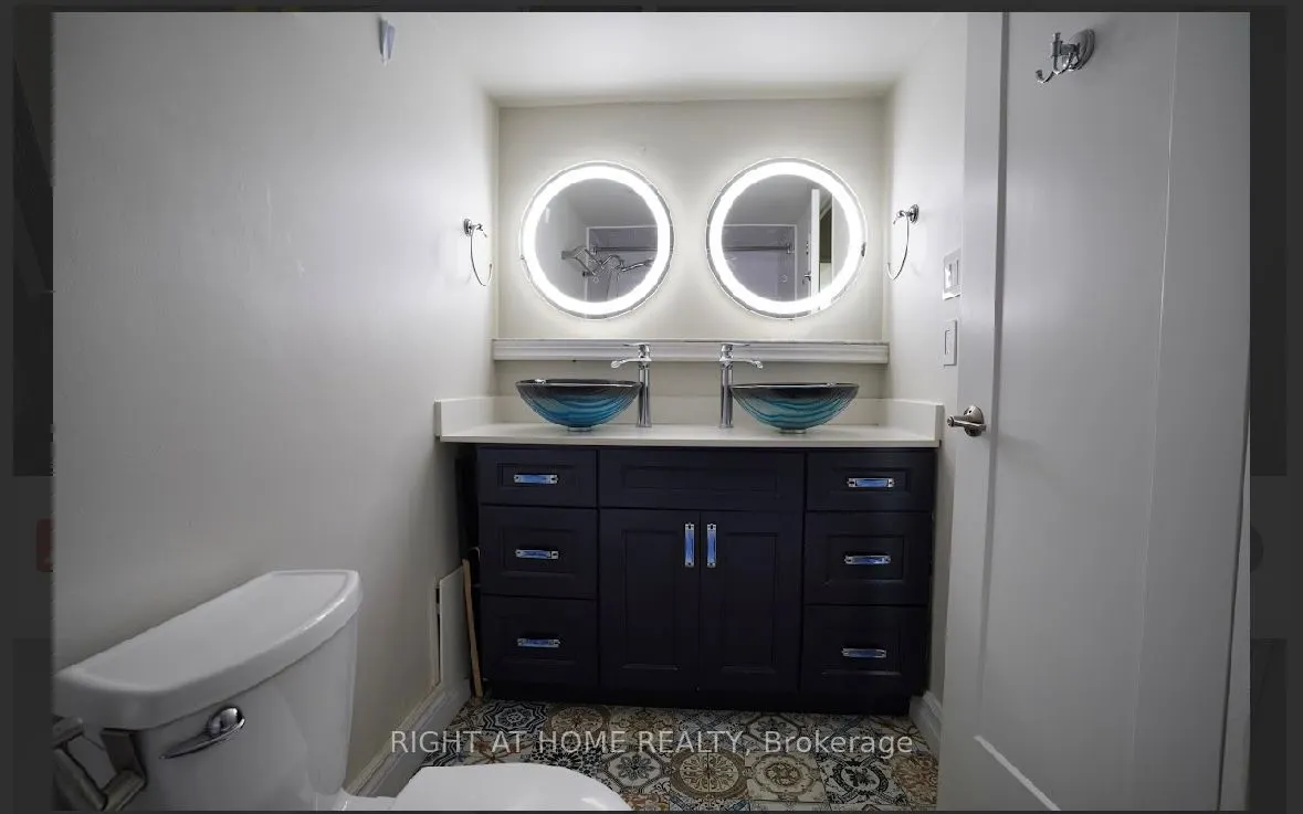 627 The West Mall, #2001