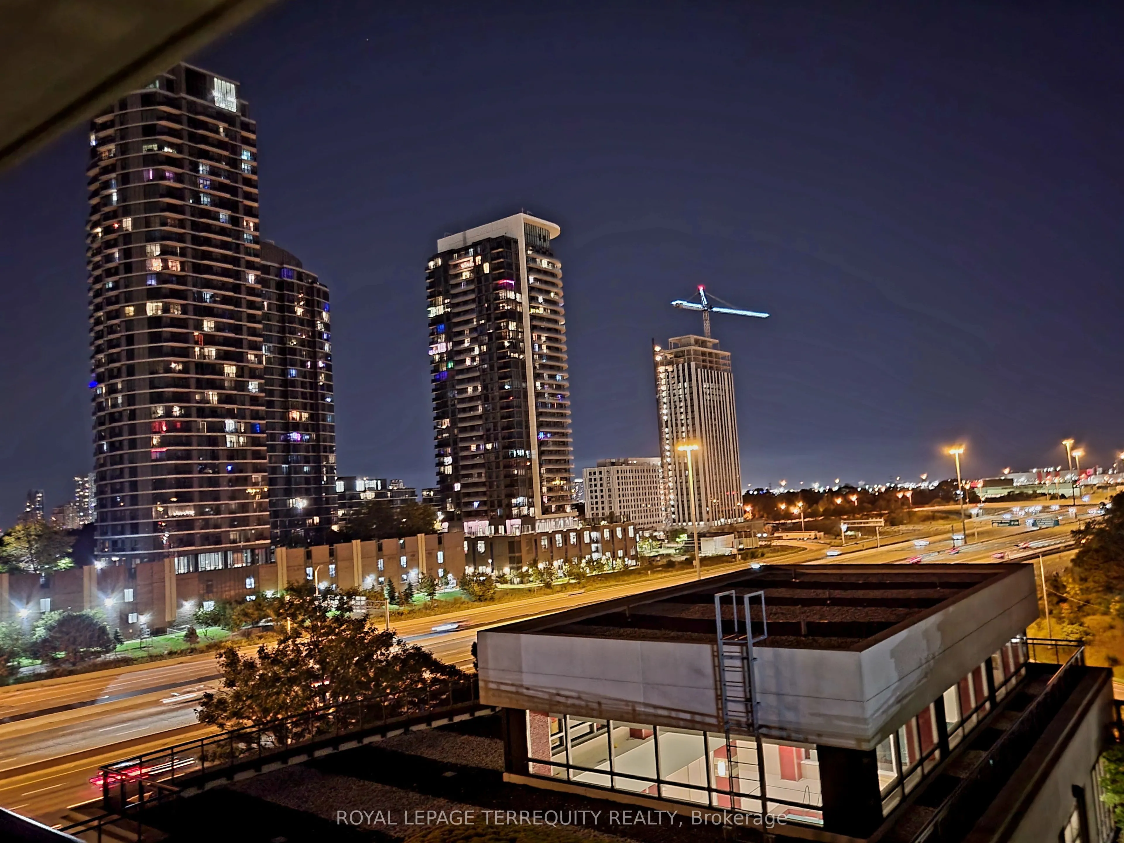 2 Eva Road, #529