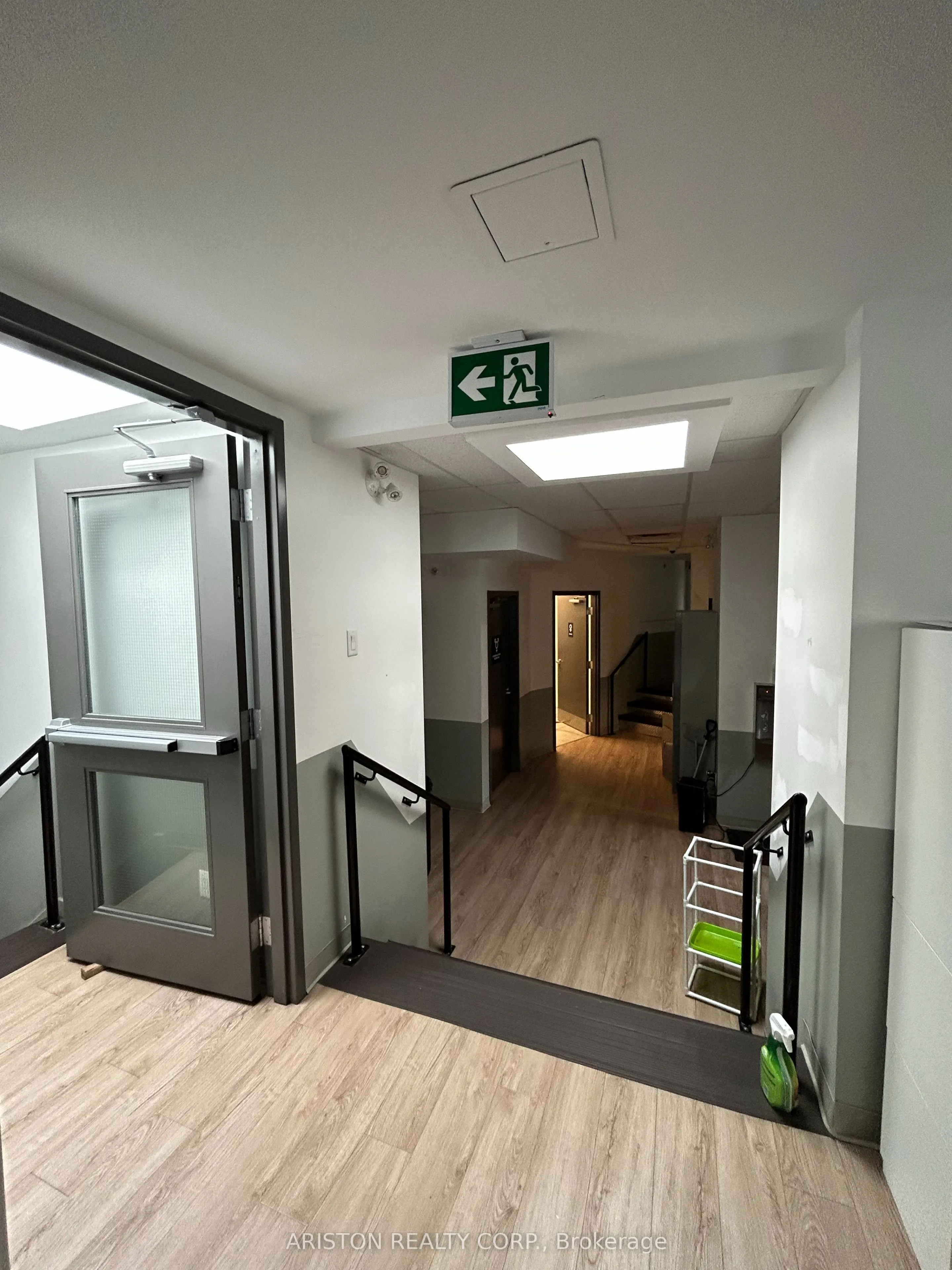 2489 Bloor Street W, #2nd Floor