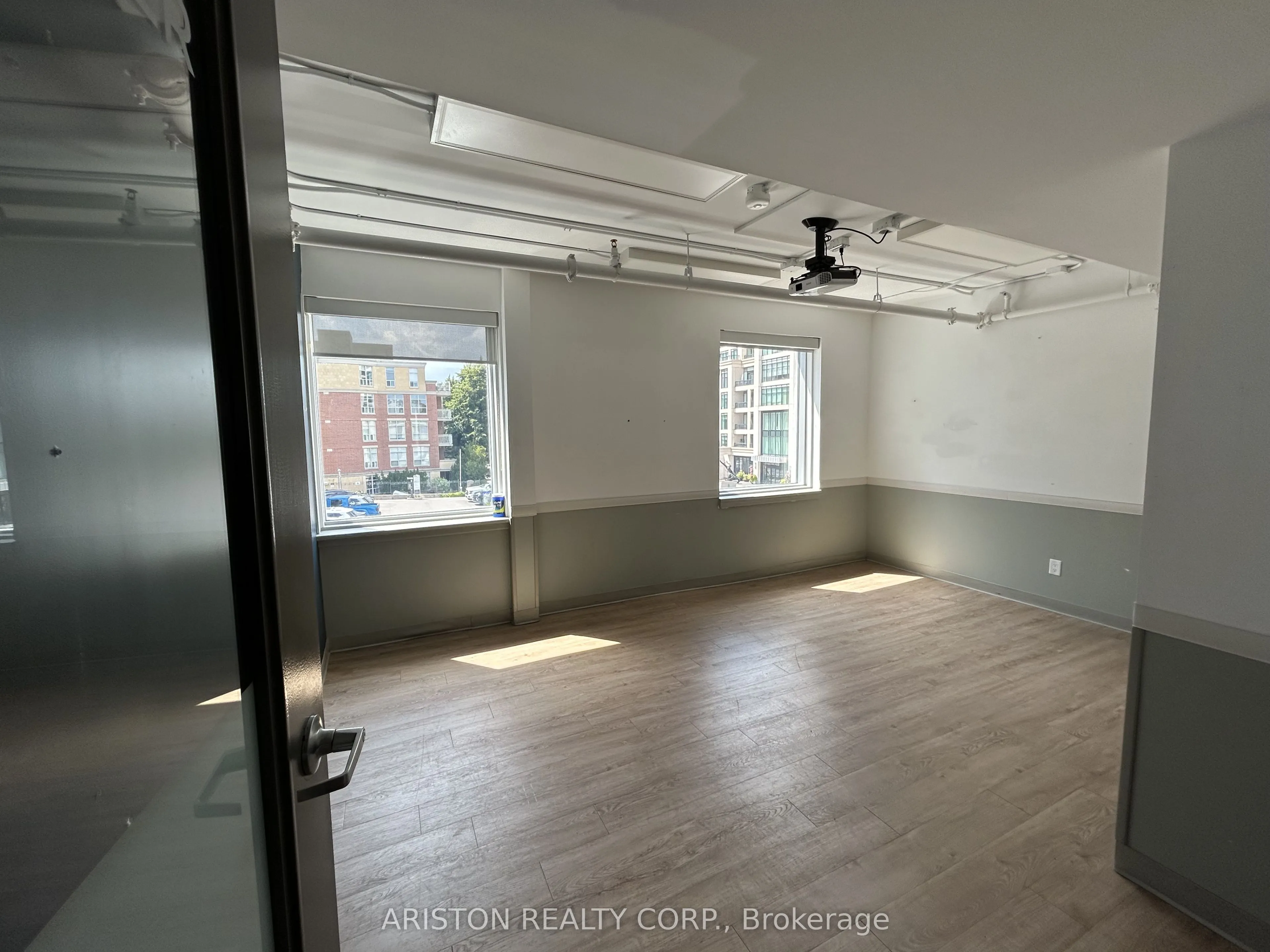 2489 Bloor Street W