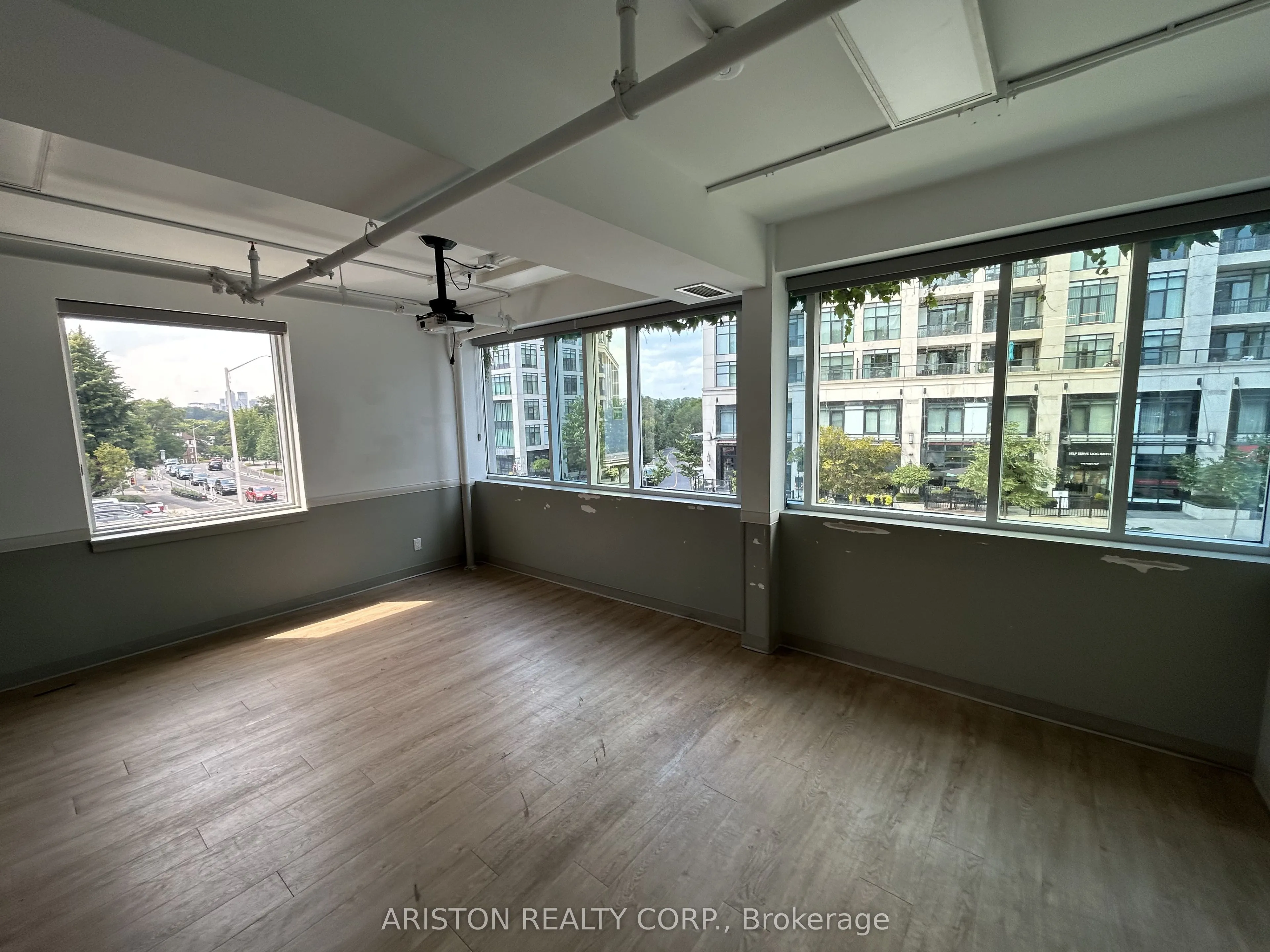 2489 Bloor Street W