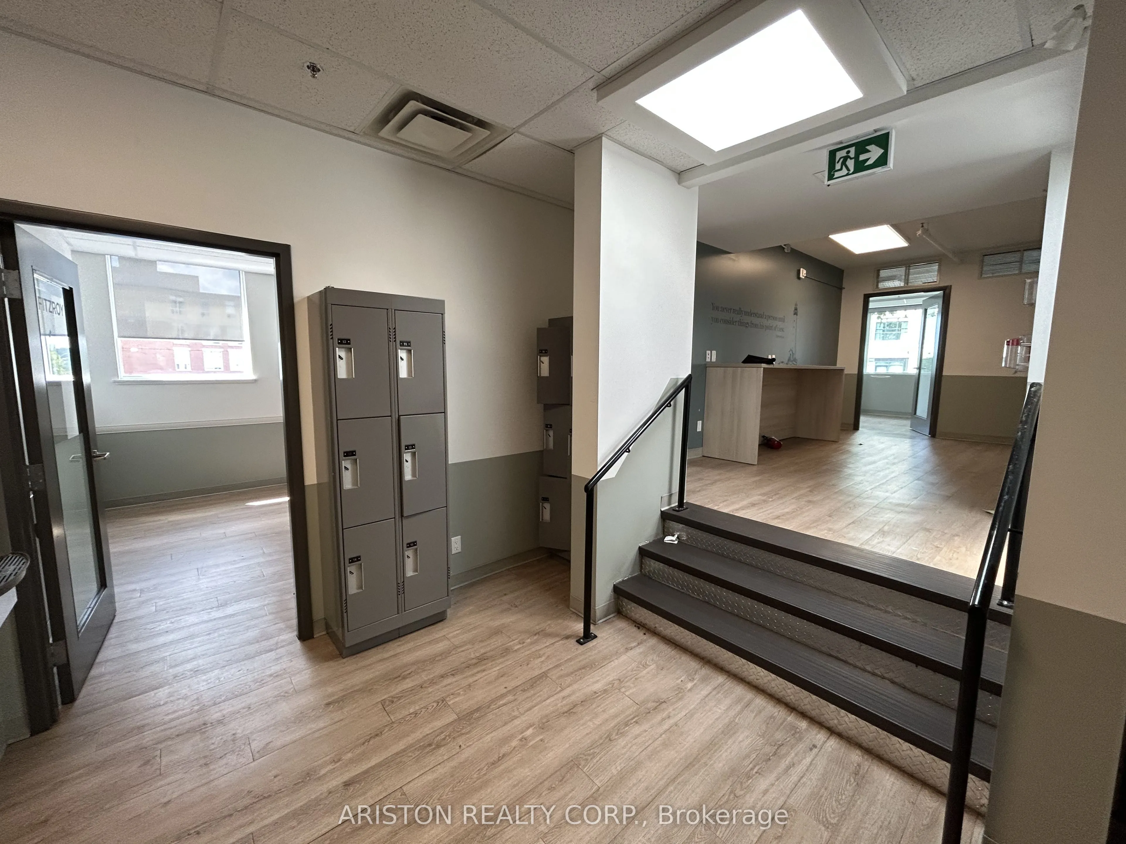 2489 Bloor Street W