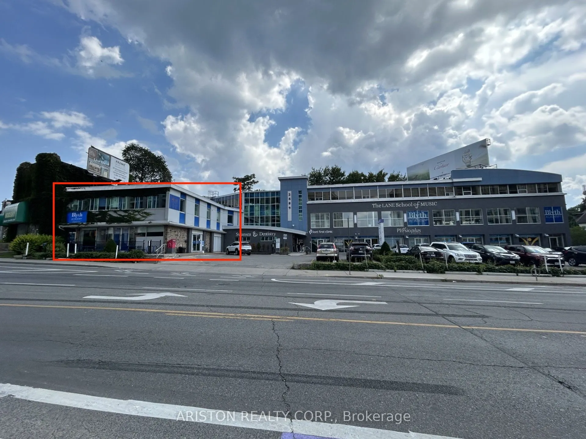 2489 Bloor Street W