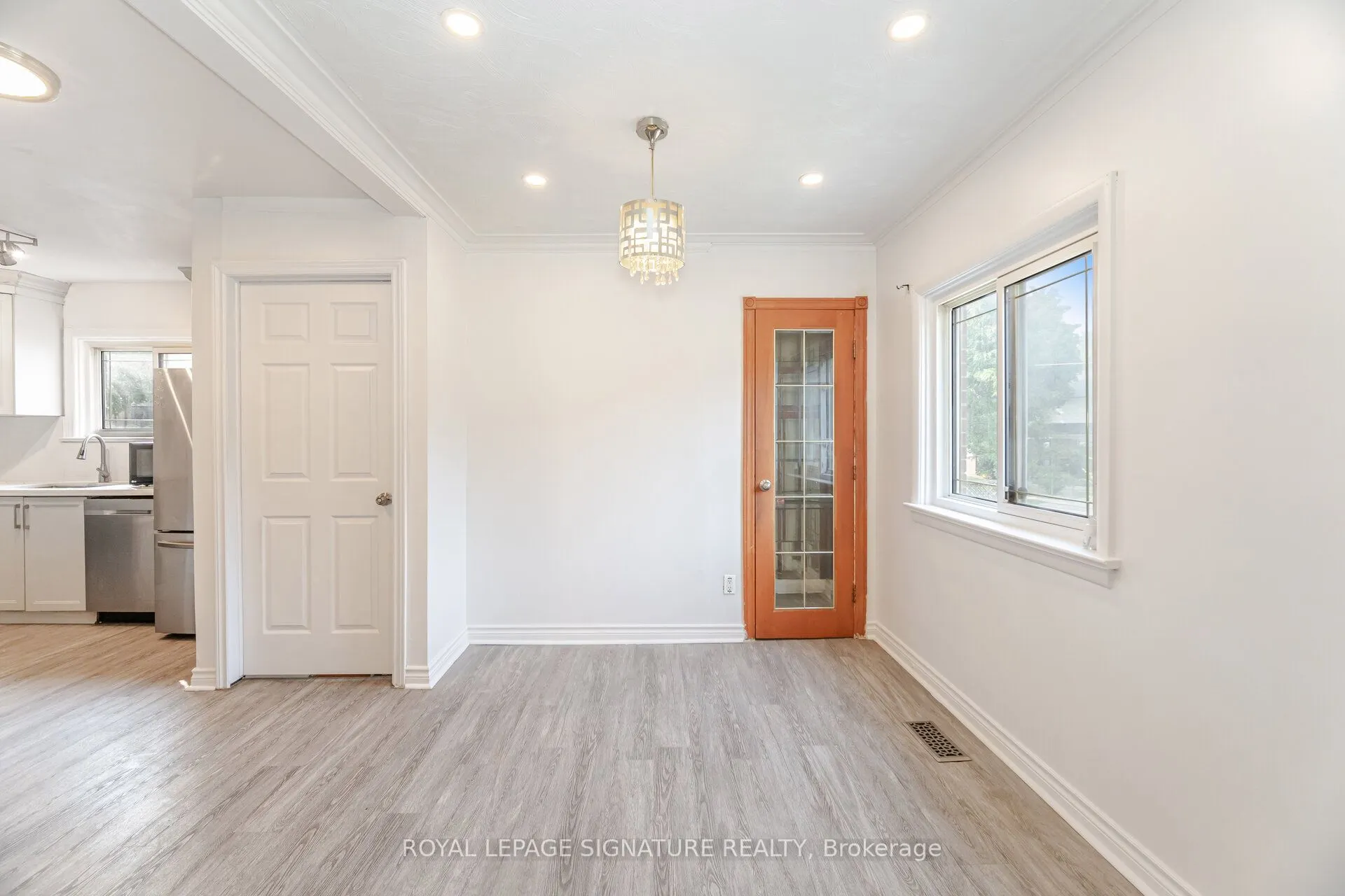 48 Gladsmore Crescent, #1