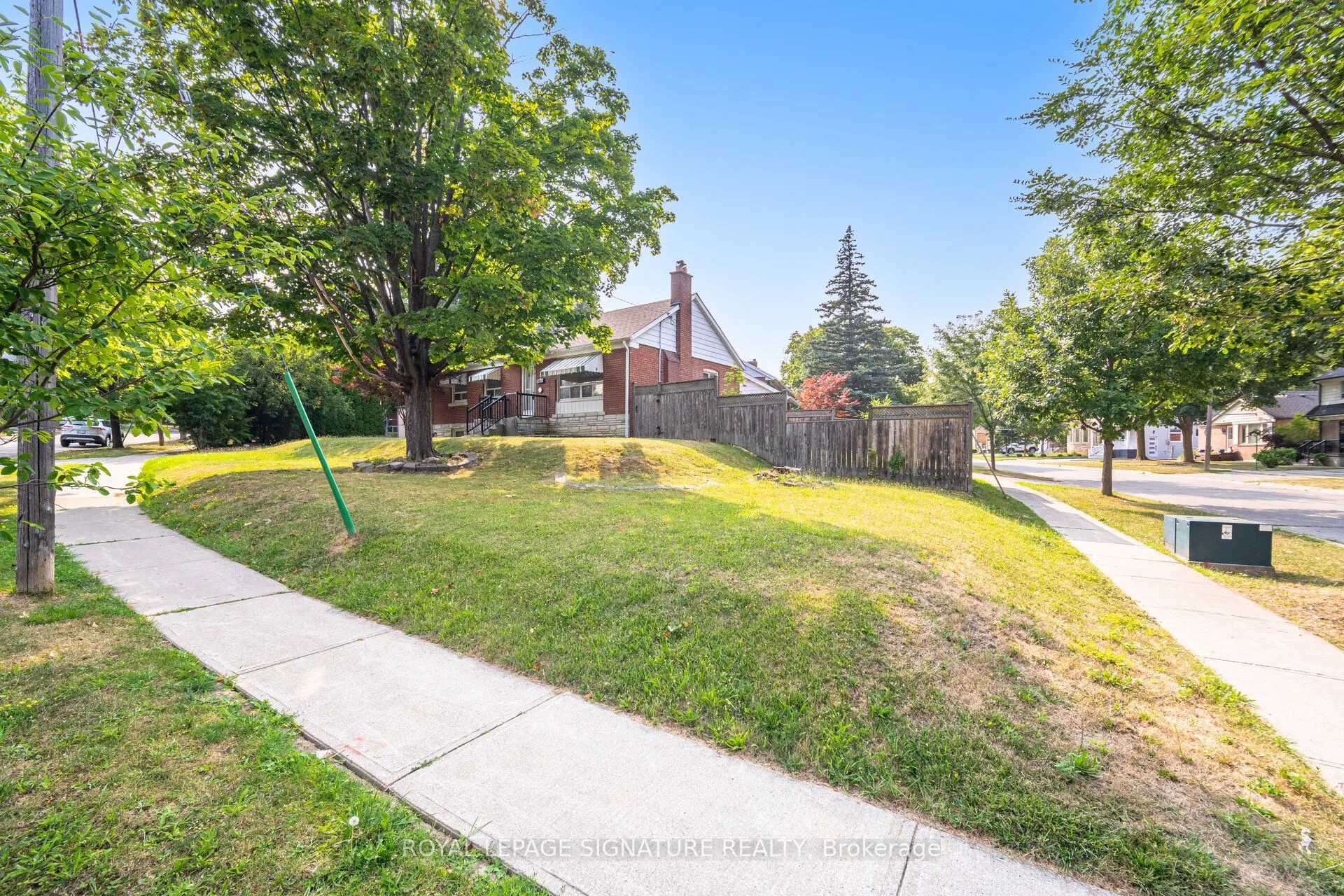 48 Gladsmore Crescent, #1