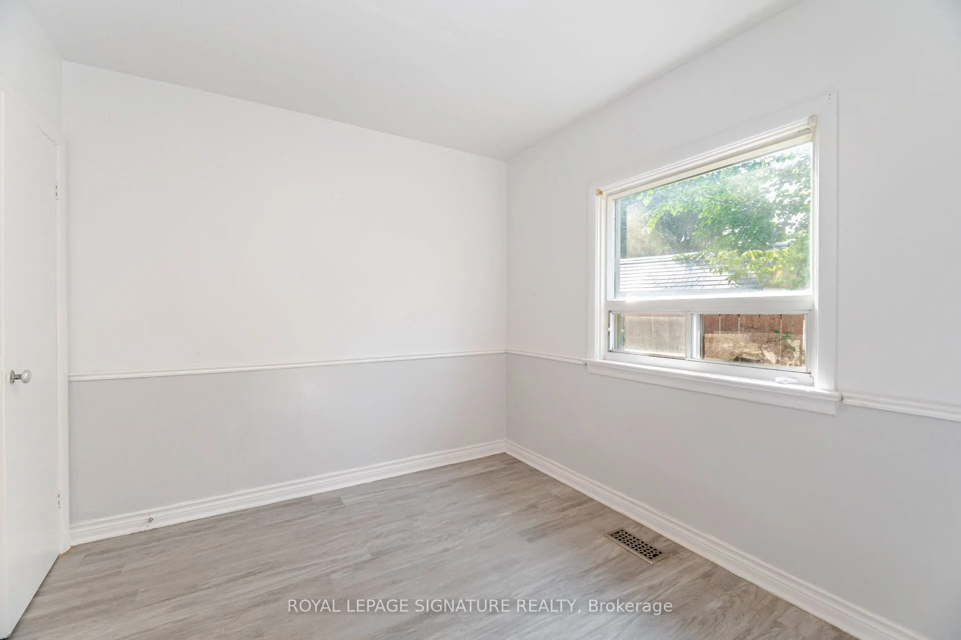 48 Gladsmore Crescent, #1