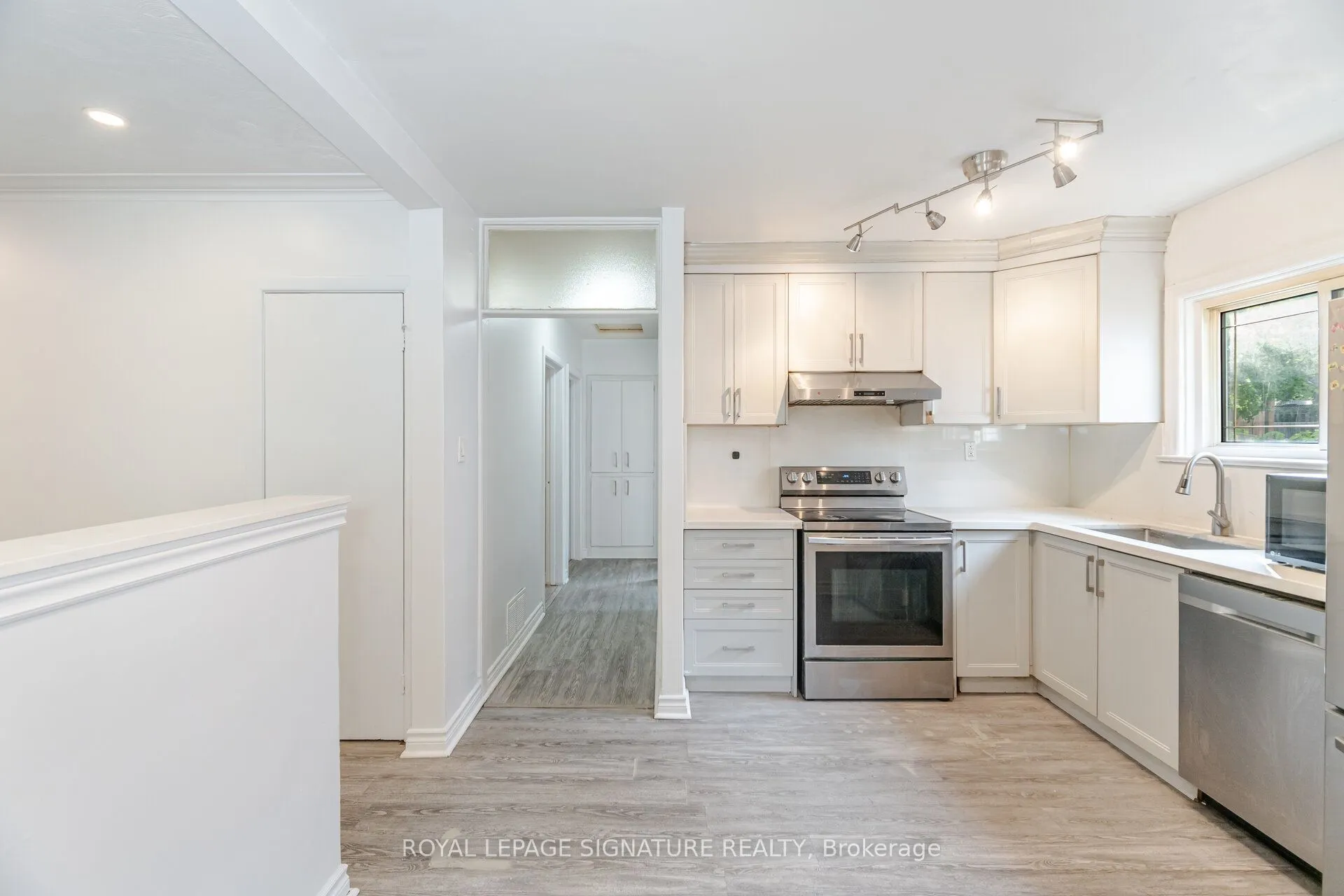 48 Gladsmore Crescent, #1