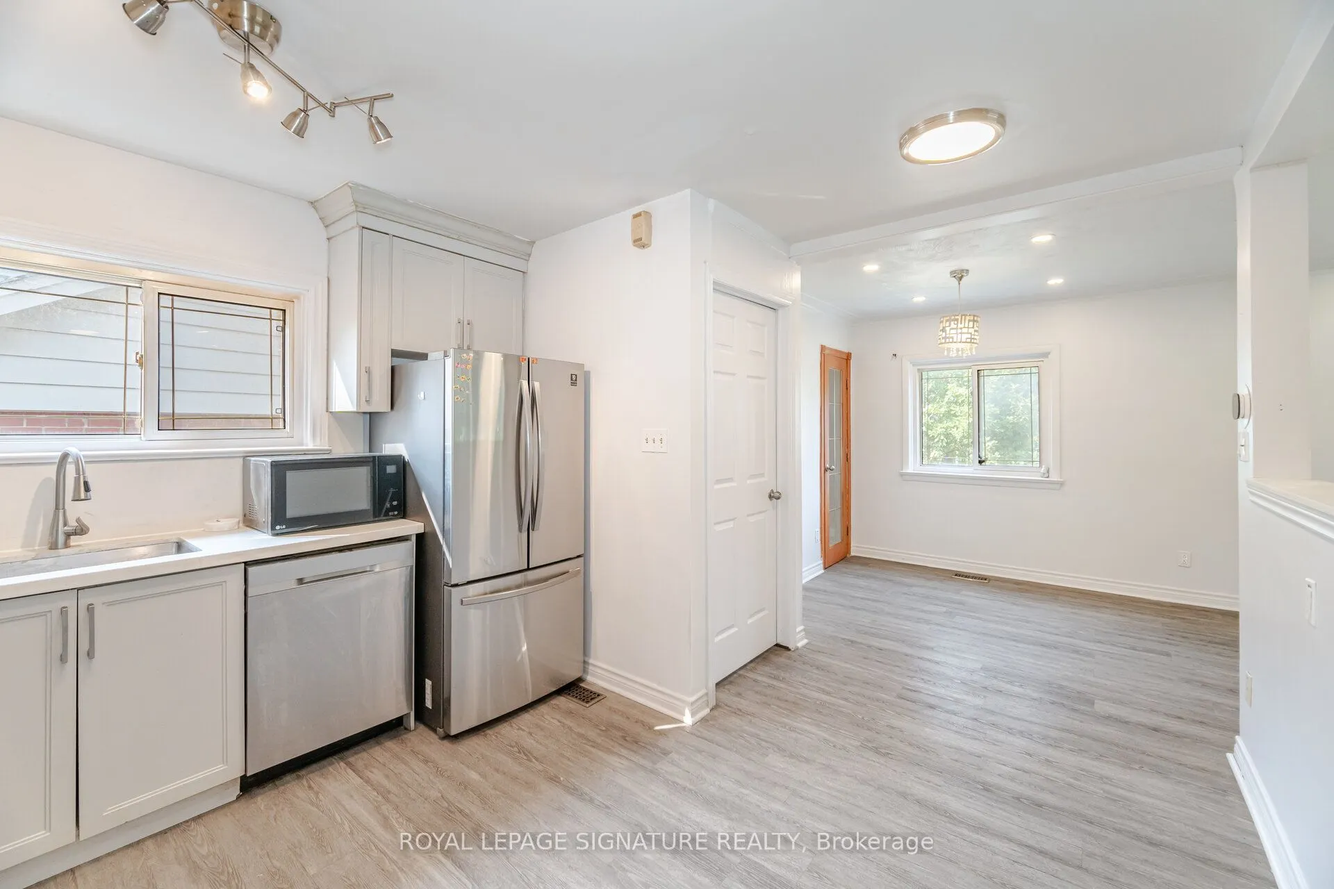 48 Gladsmore Crescent, #1