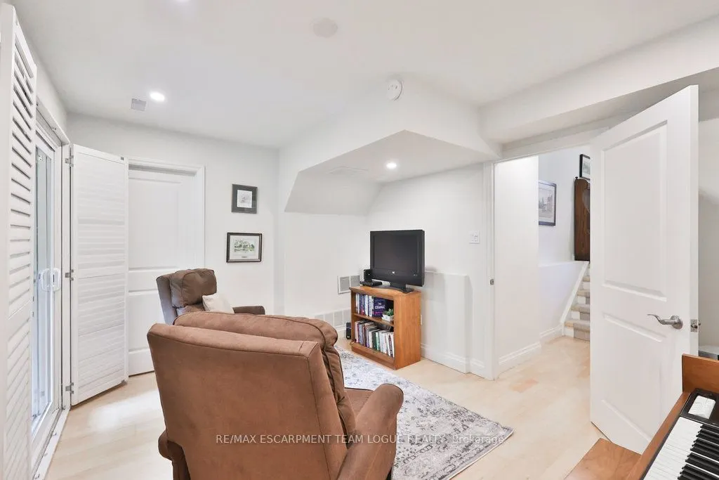 2264 MARINE Drive, #30