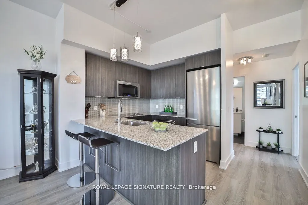 30 Shore Breeze Drive, #913
