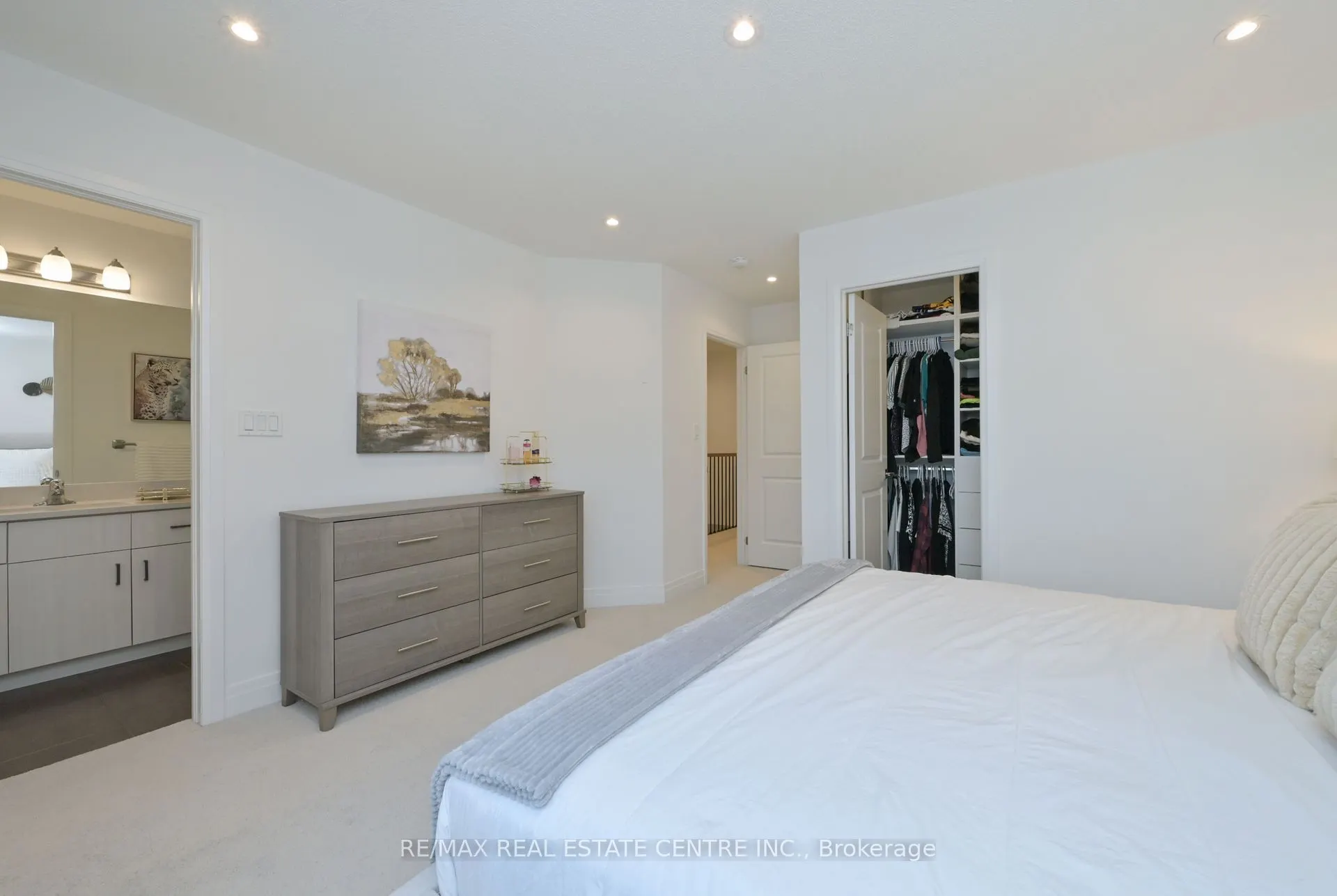 24 Humberstone Drive E