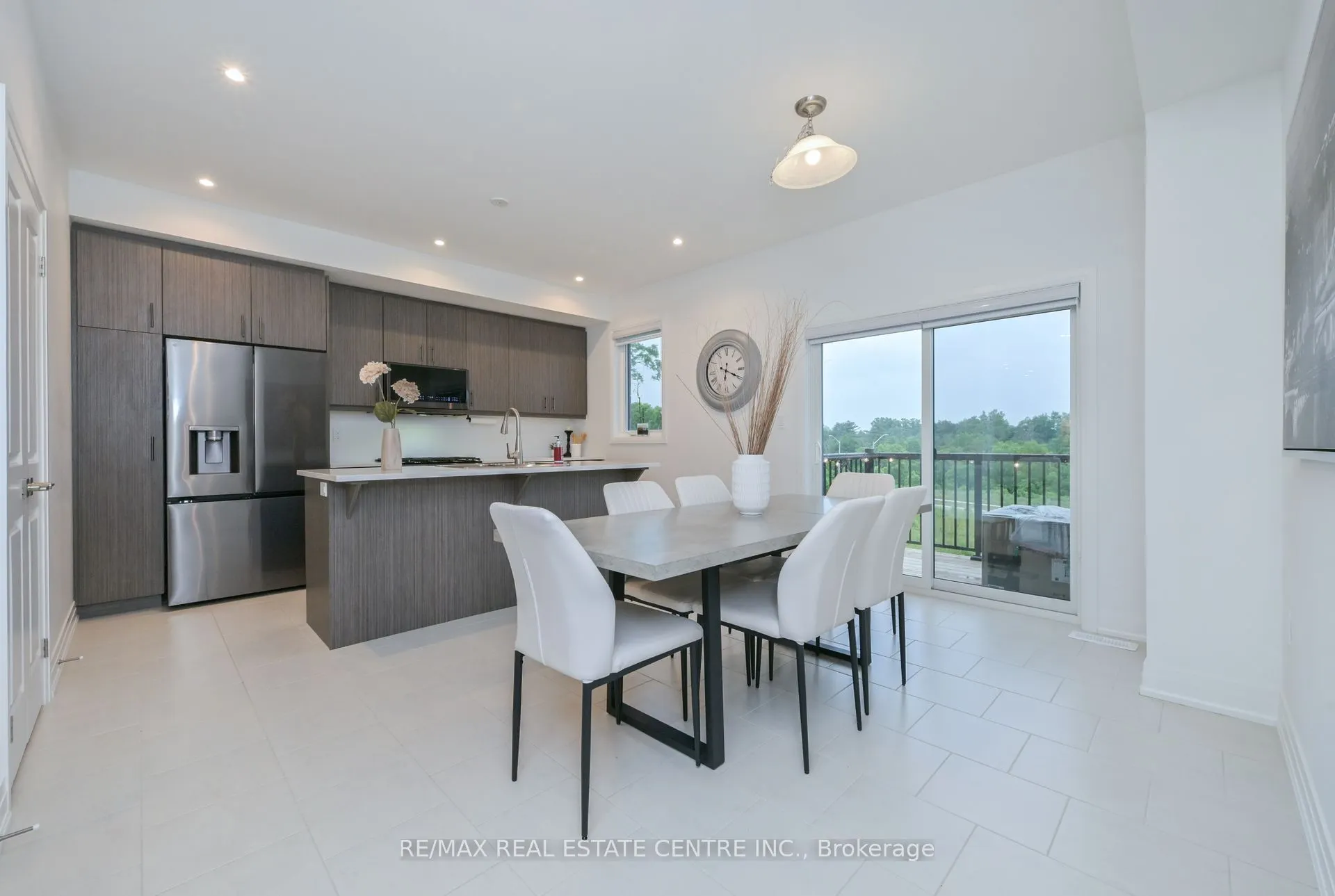 24 Humberstone Drive E