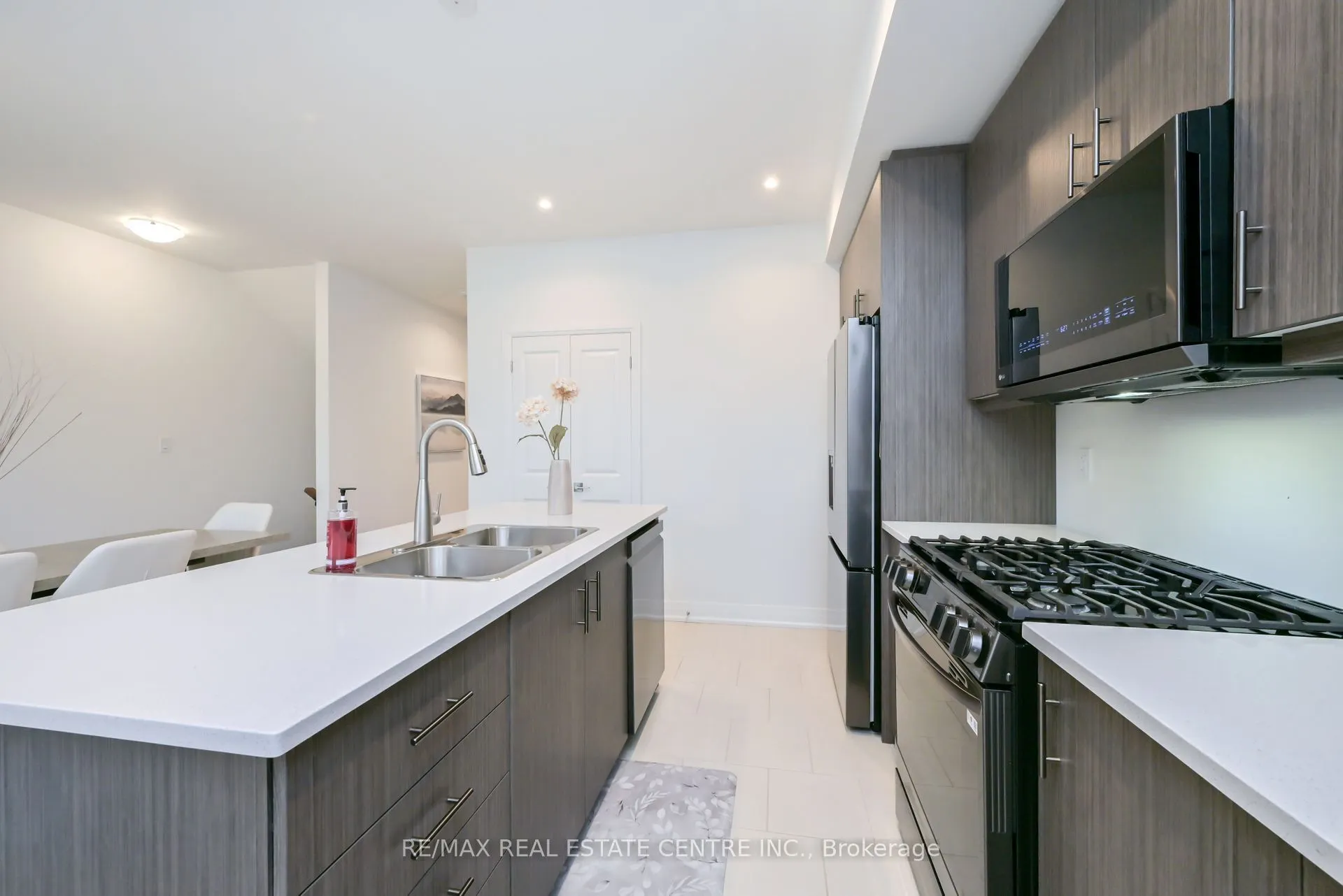 24 Humberstone Drive E