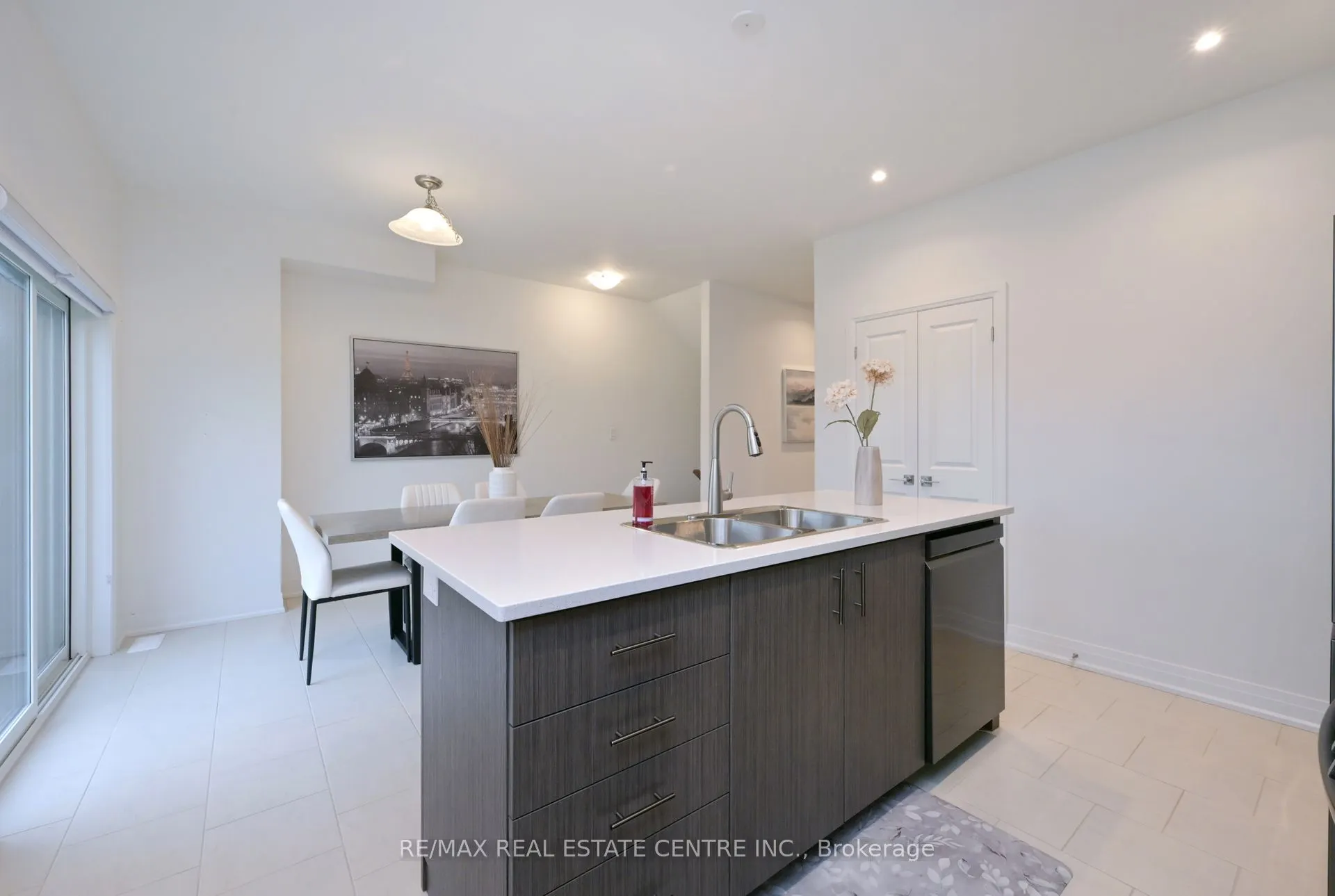 24 Humberstone Drive E