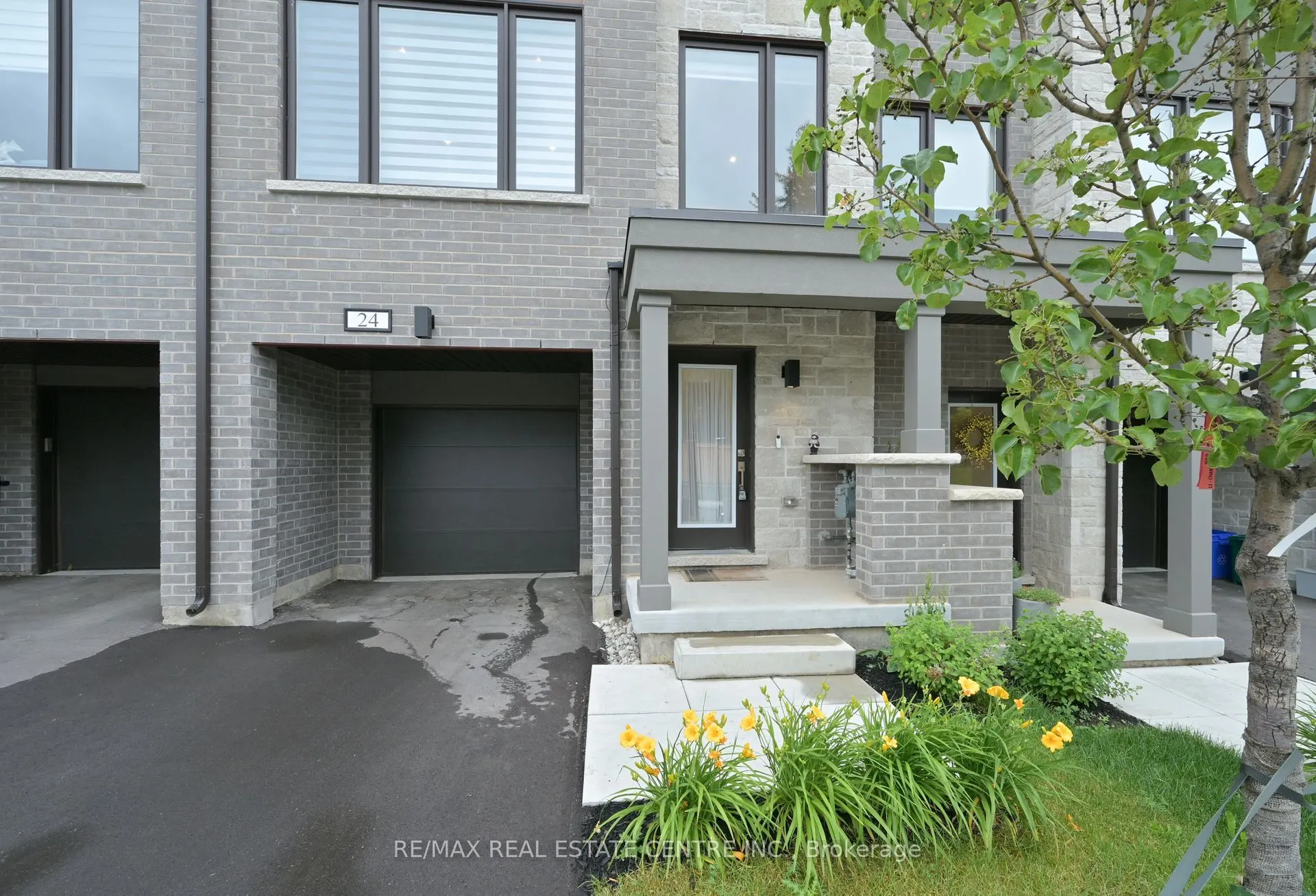 24 Humberstone Drive E