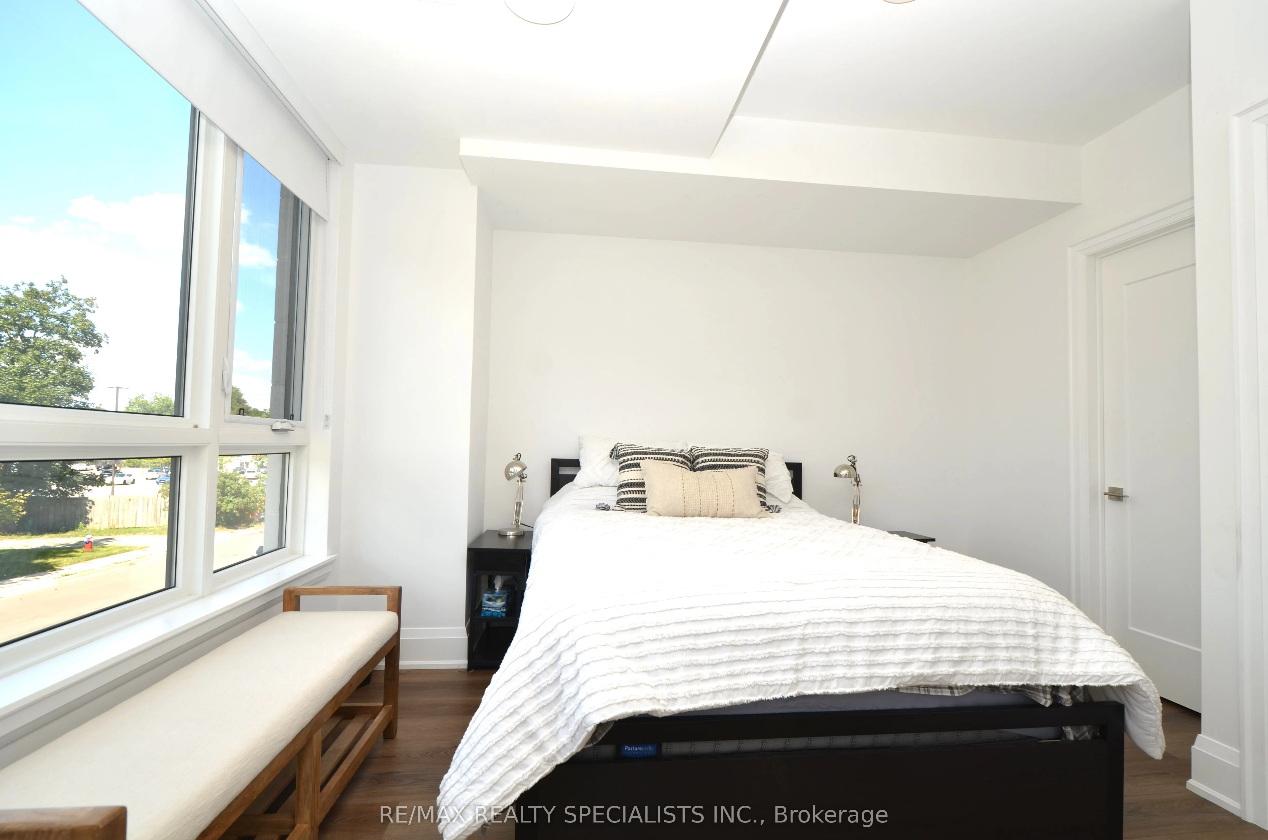 127 HIGH Street W, #27