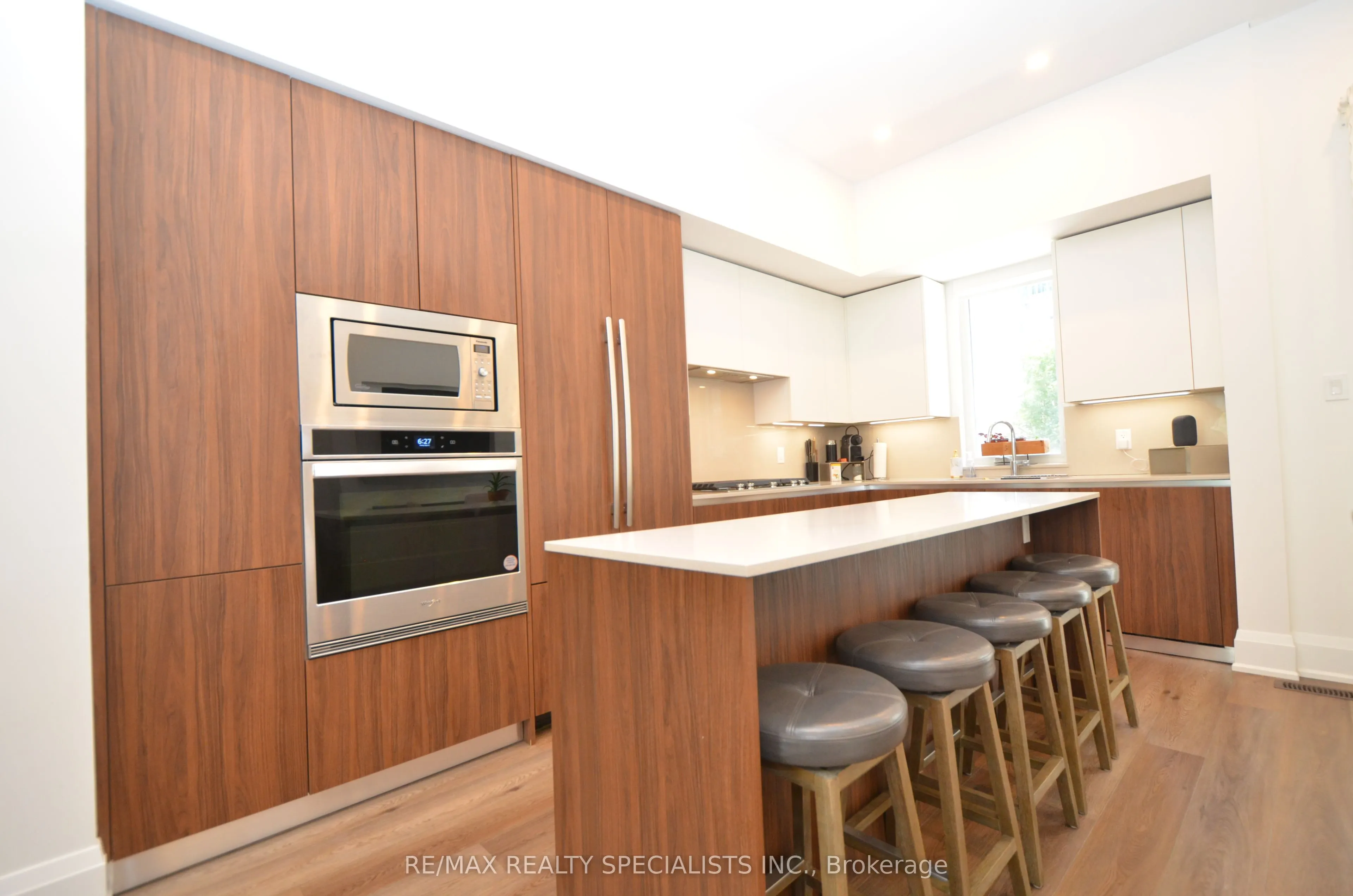 127 HIGH Street W, #27