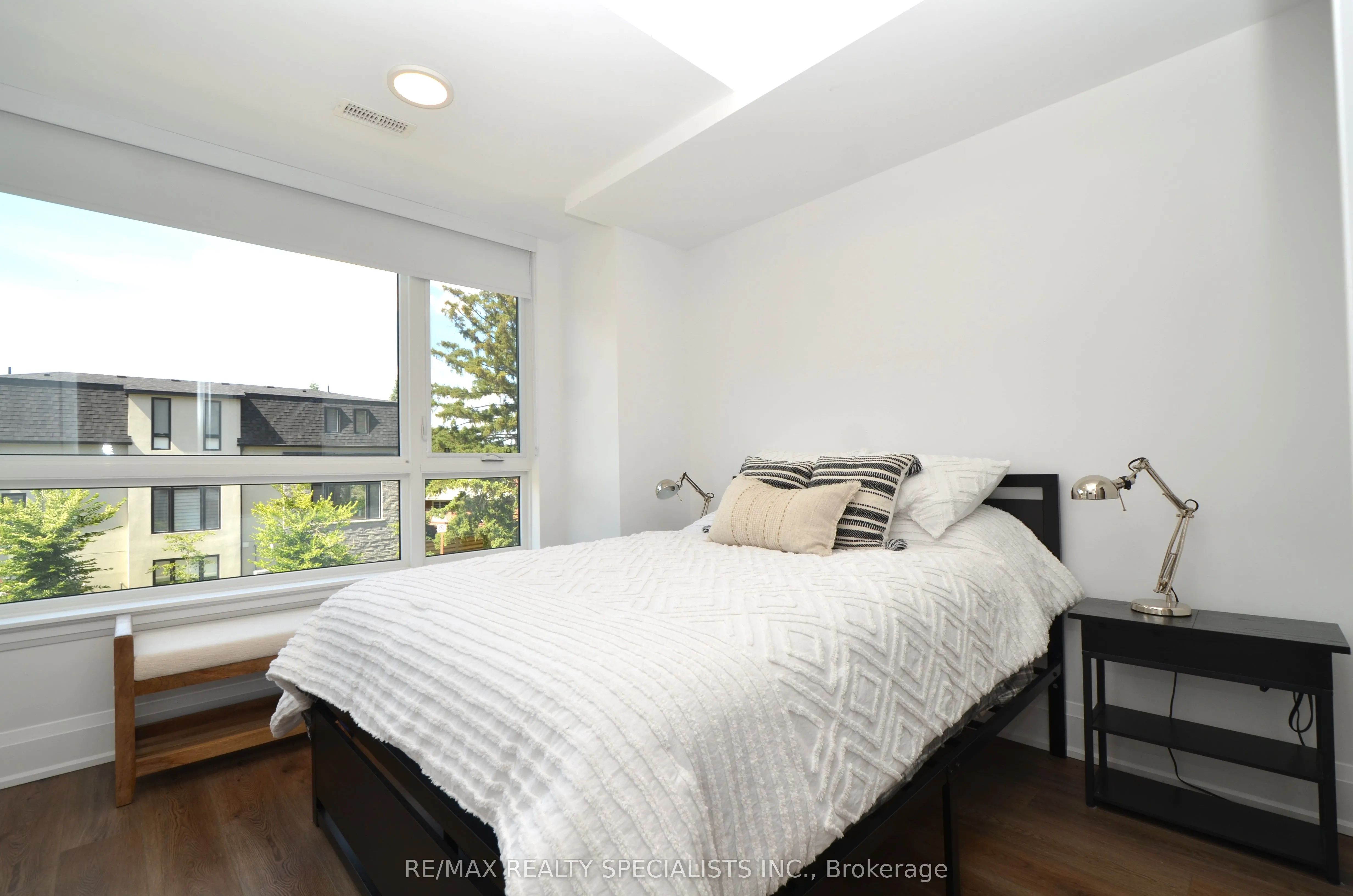 127 HIGH Street W, #27