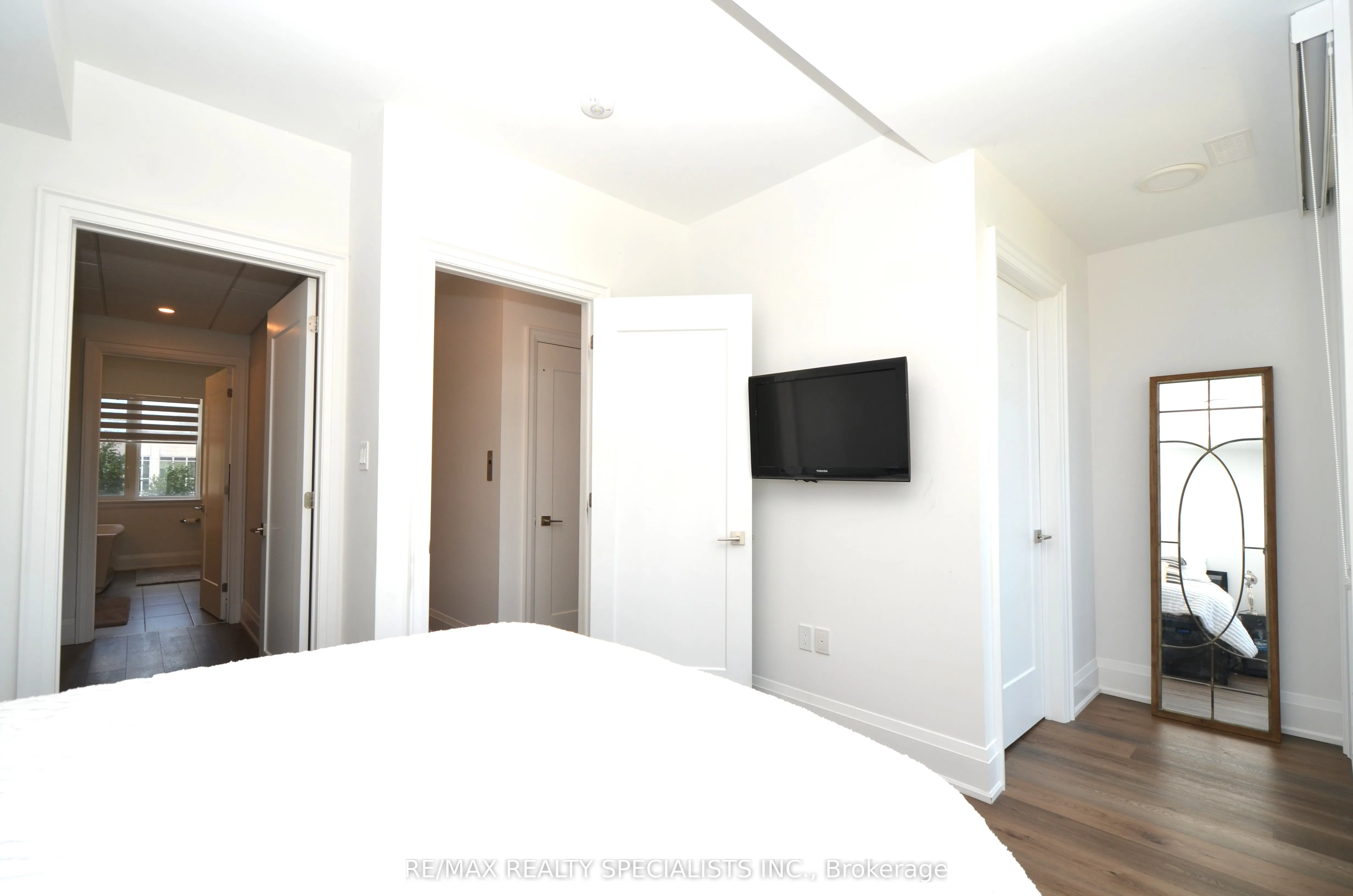 127 HIGH Street W, #27
